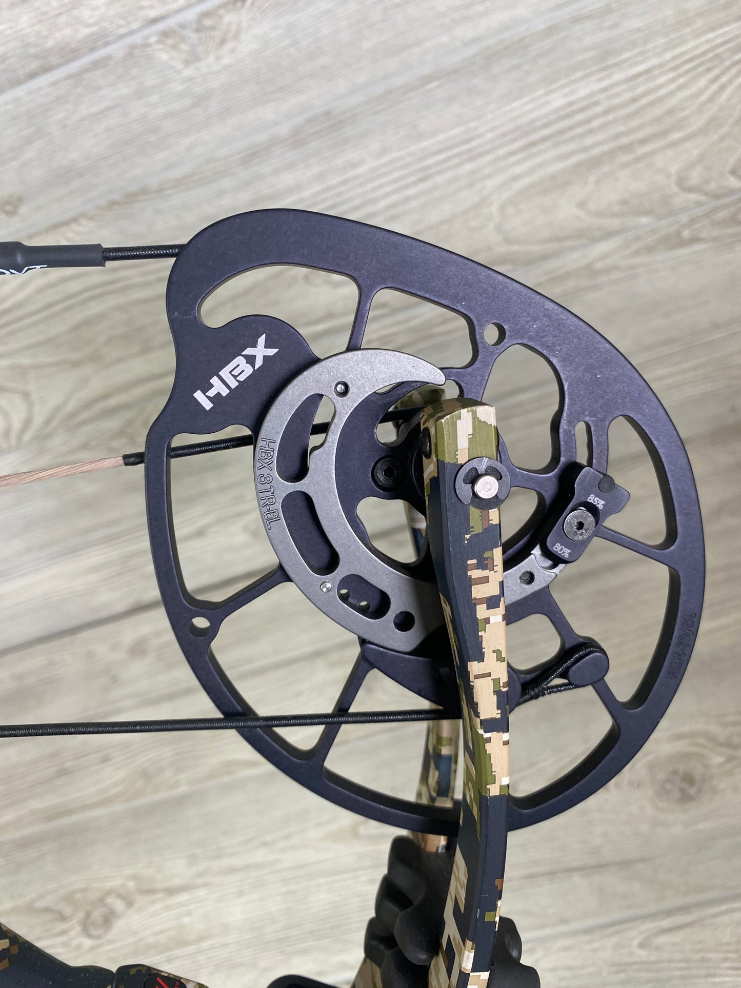 Hoyt RX-5 Sitka Subalpine 60-70# 25-30 Left hand PKG