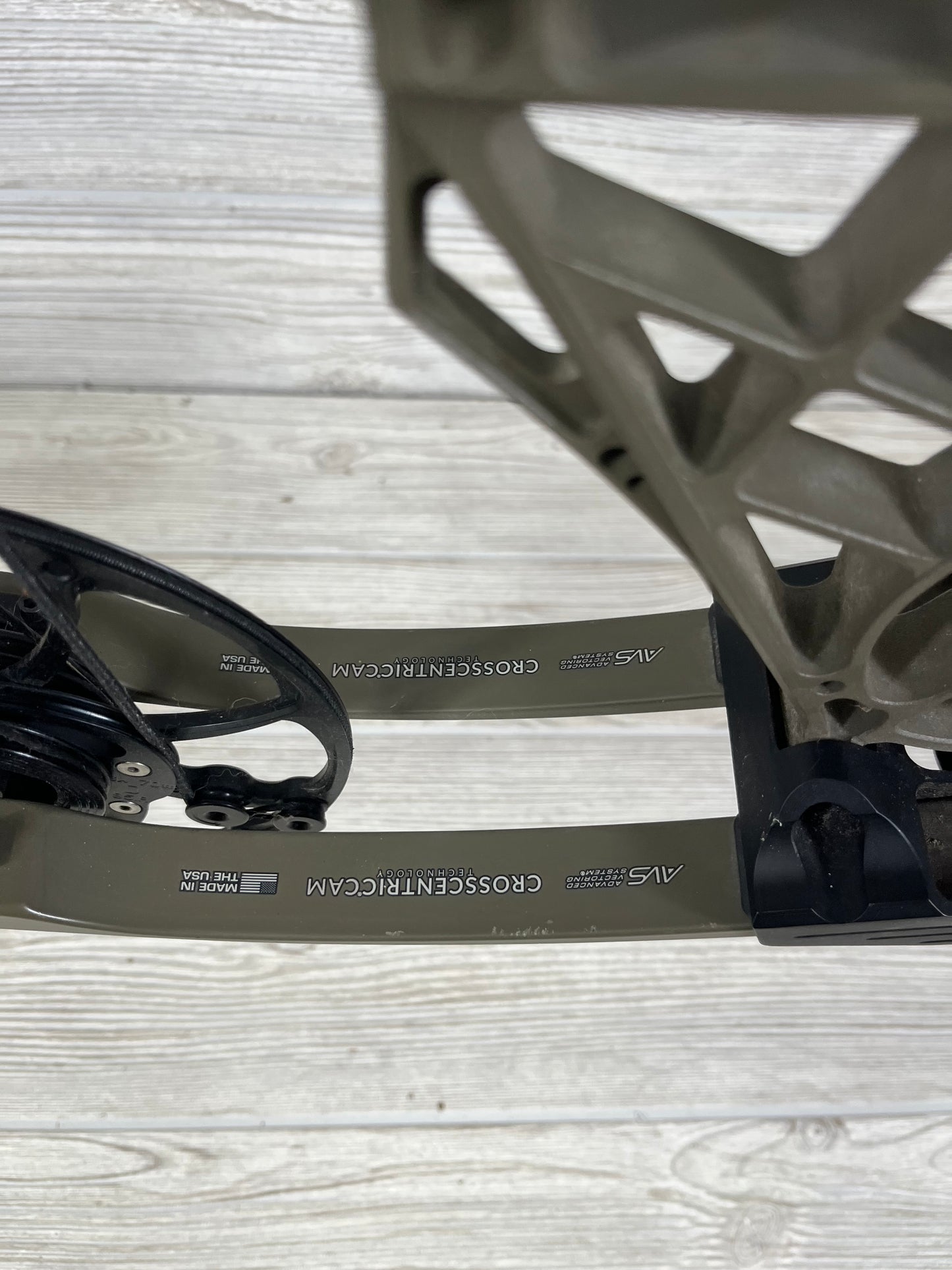Used Mathews VXR 31.5 Green Ambush Right Handed Package LOADED