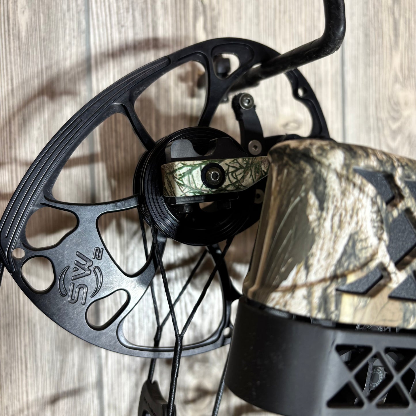Used Mathews V3 27 RH Realtree Camo Package