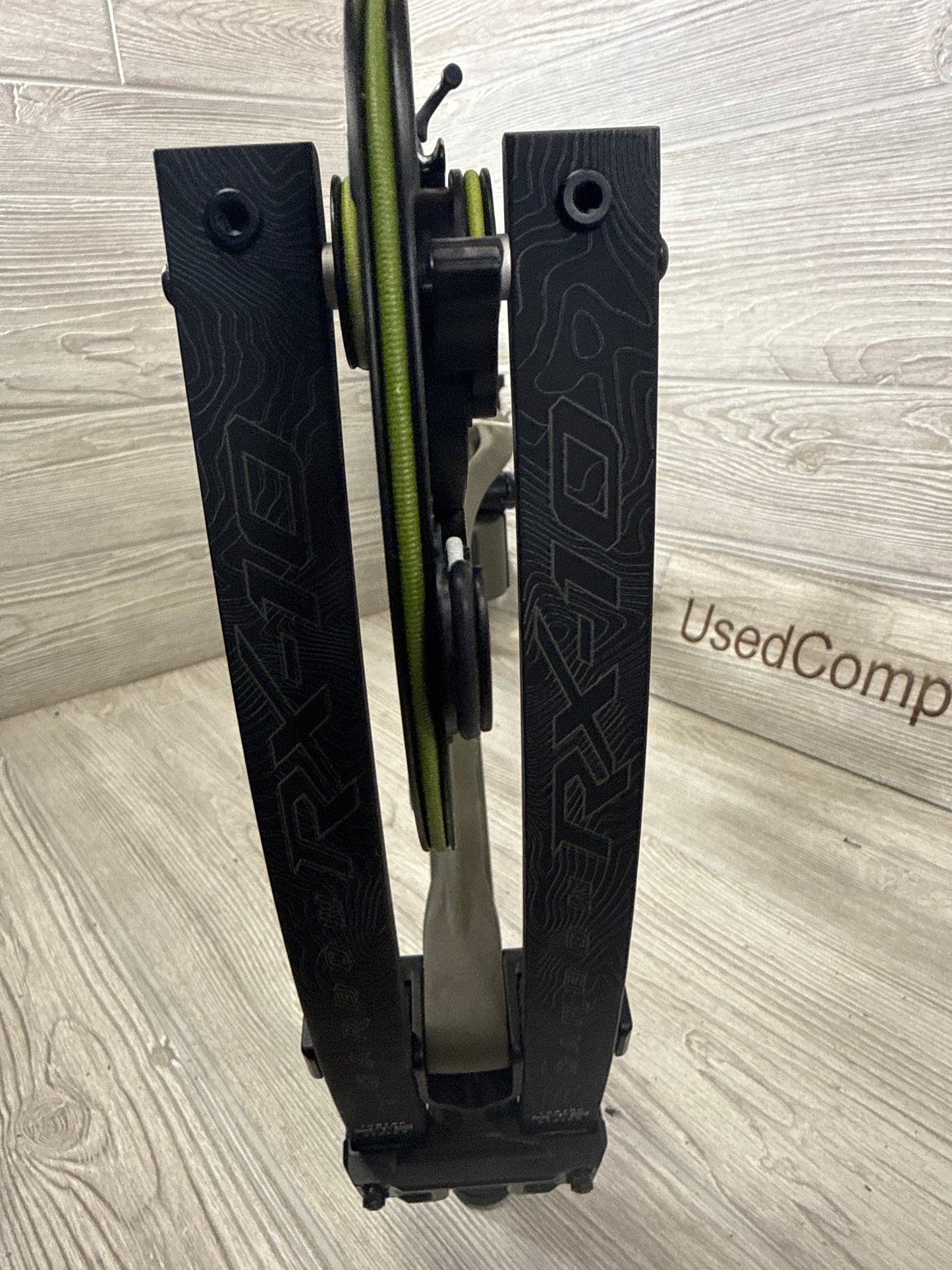 Hoyt RX-10 RH Wilderness with Black topo limbs w/mx2 rest 60-70lbs