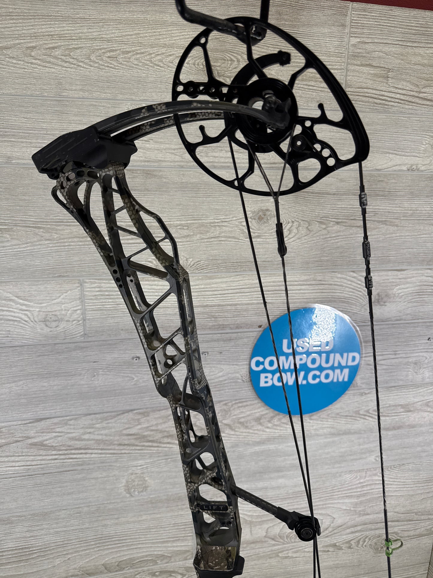 Used Mathews Lift X 33 Right Hand Kuiu Verde