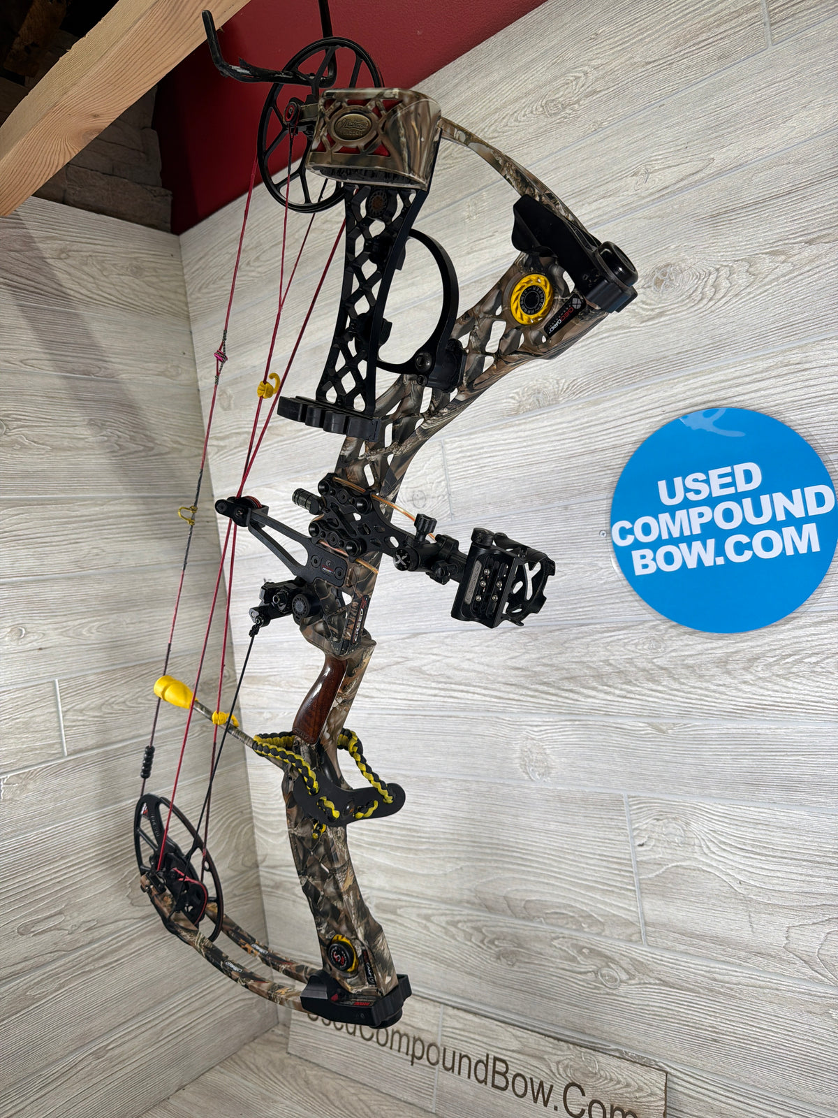 Used Mathews Creed XS 28" 70lb Camo Bow Pkg