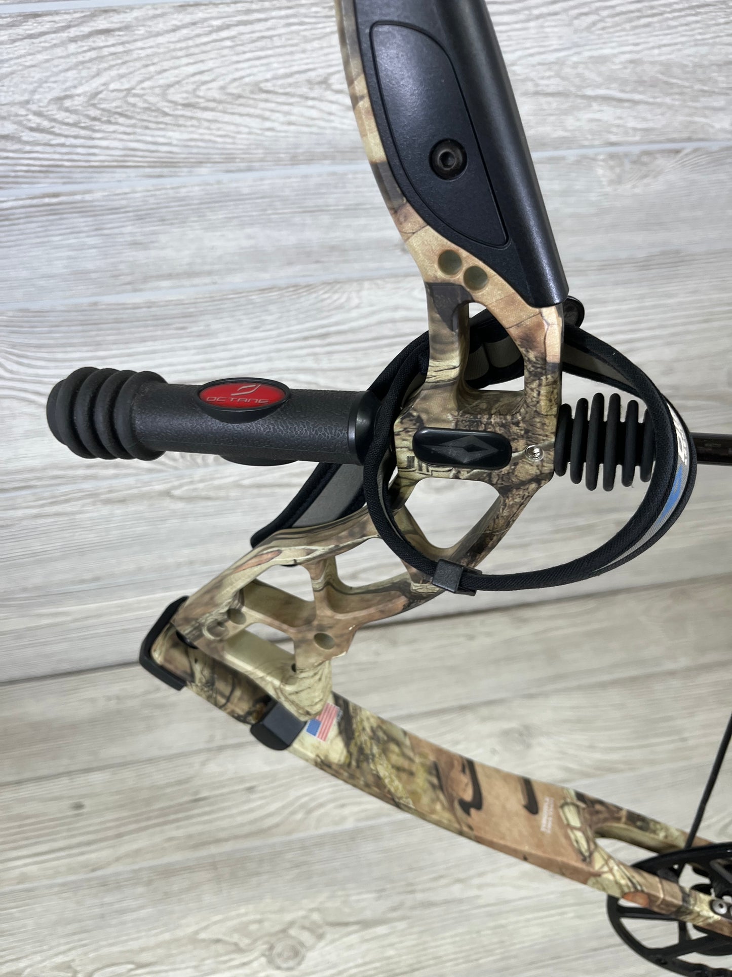 Diamond Outlaw Camo Right Handed Package 60-70#