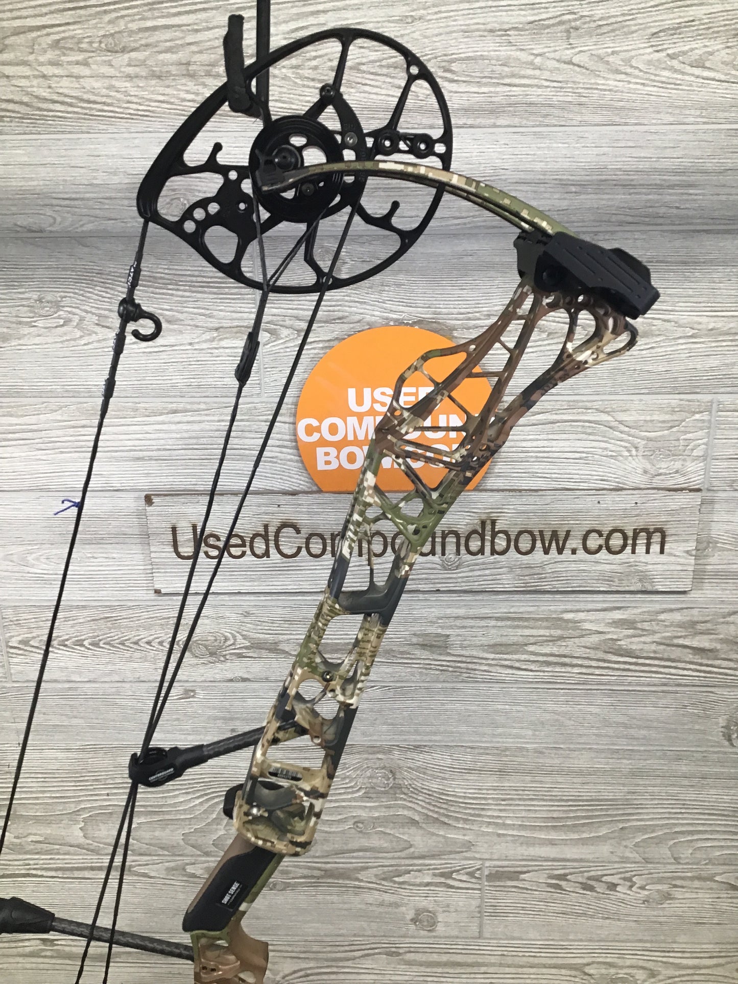Used Mathews Lift X 29.5 Right Hand 28.5"/70# Sitka Subalpine