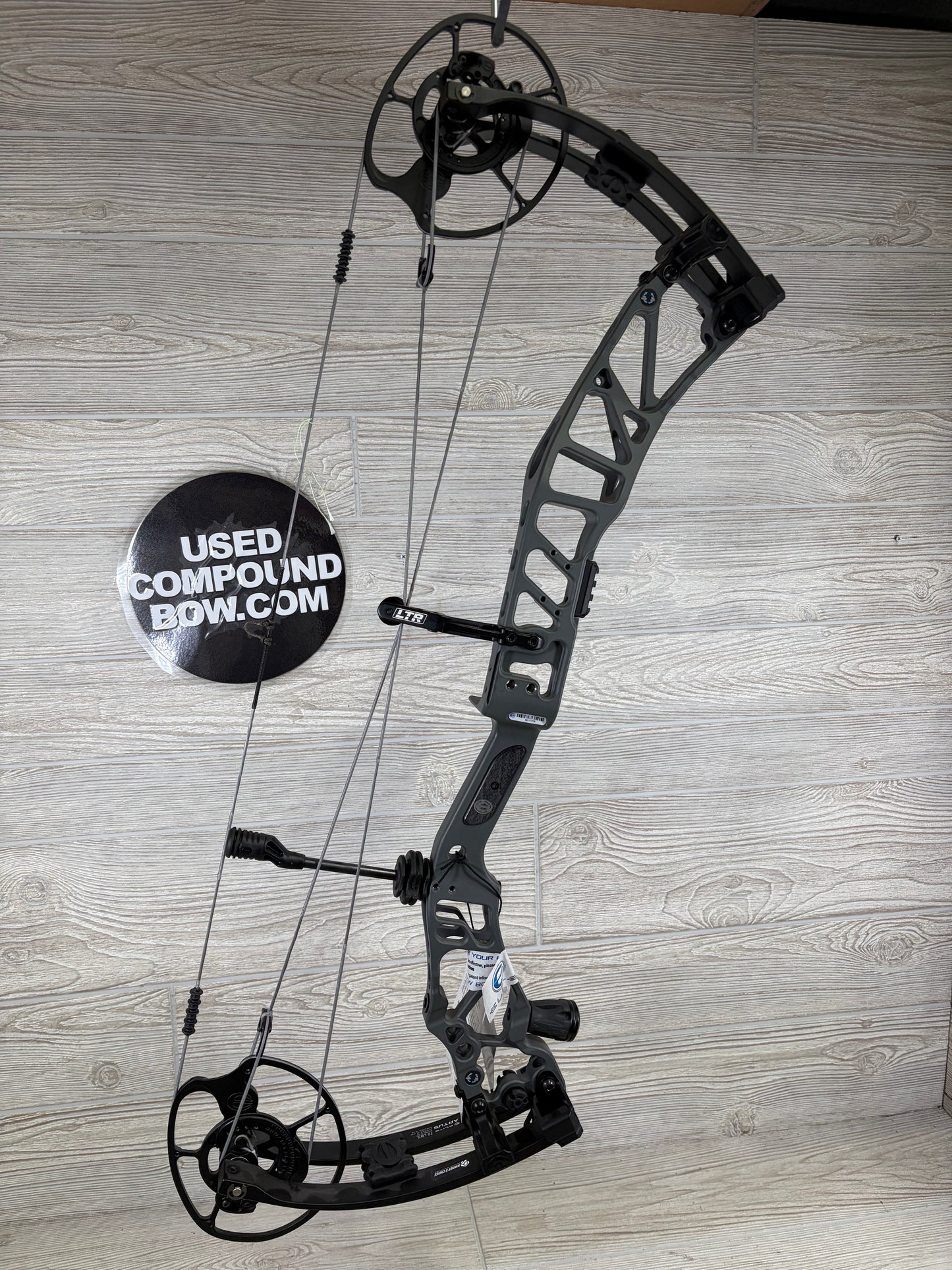 Elite Artus Right Handed Slate Gray 70lb