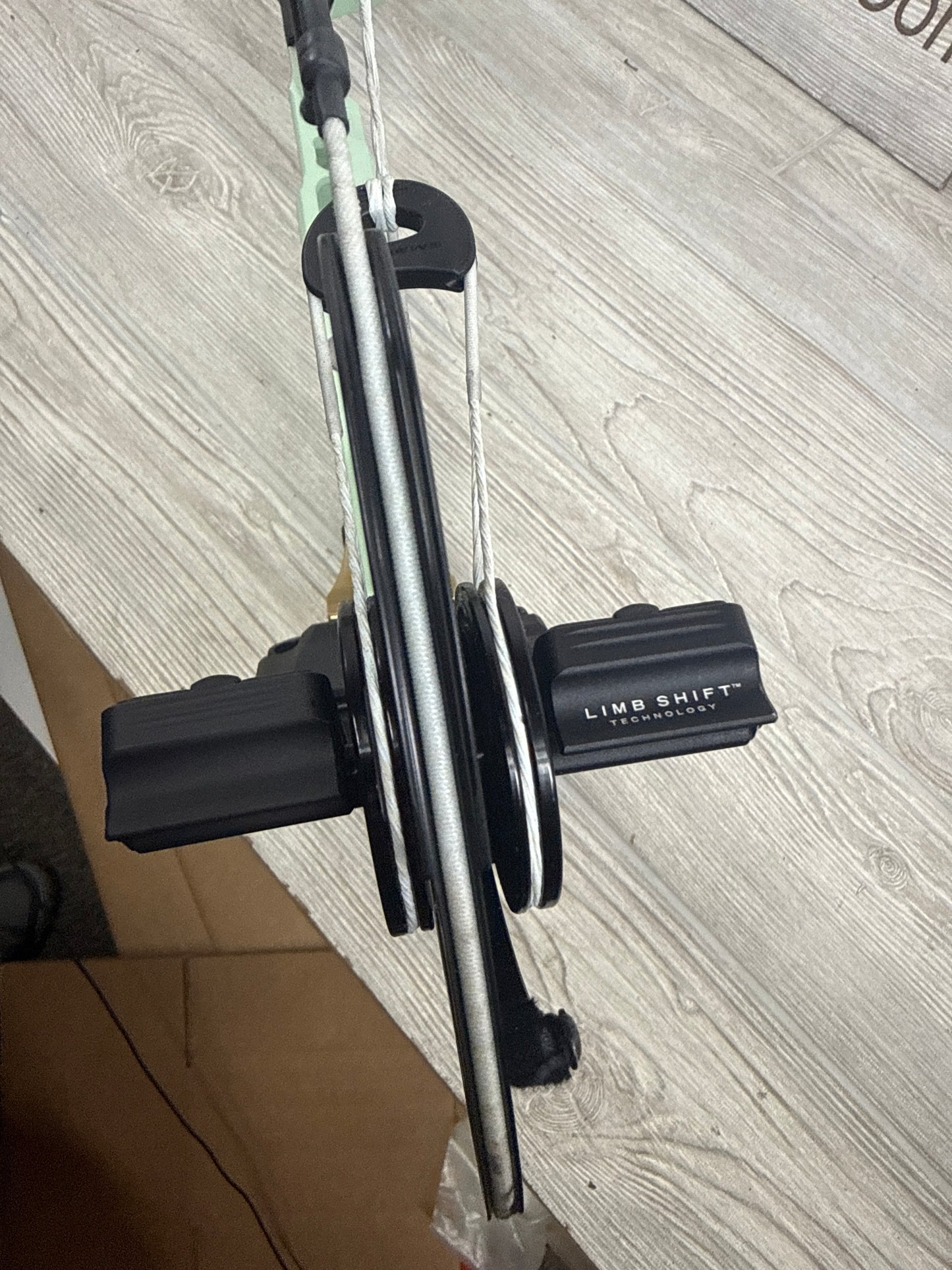 Used Mathews Title 38 (Gen 2) Mint White limbs Right Handed Target bow 29-50#