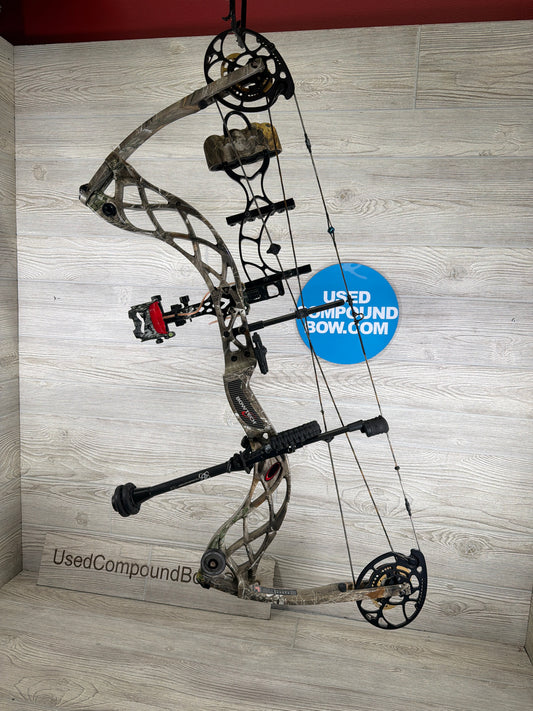 Used Bowtech Carbon Icon 28" 70lb Right Hand Camo Bow Pkg