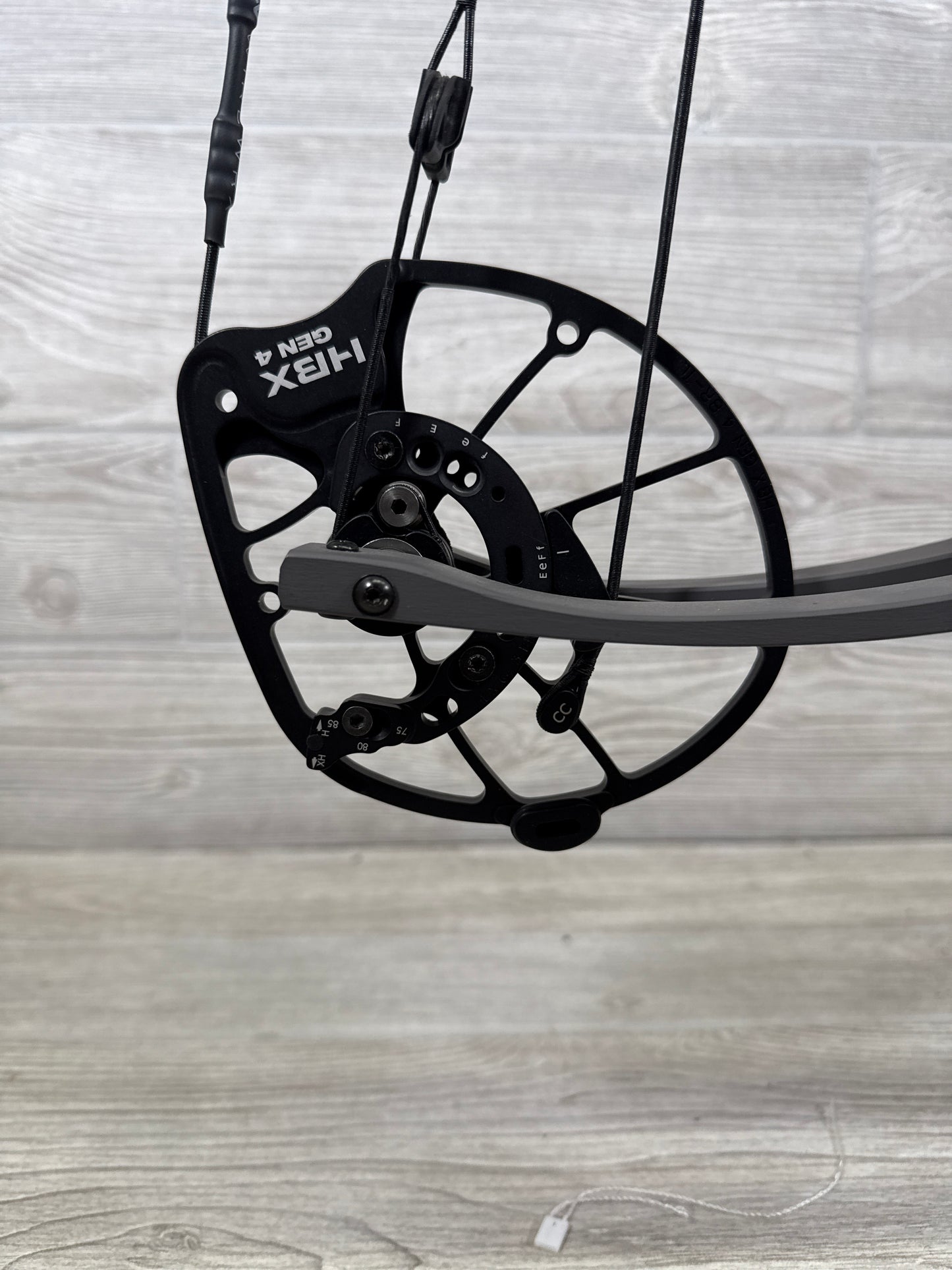 Hoyt RX-9 Ultra Right Handed 60-70# Tombstone 28.5/70
