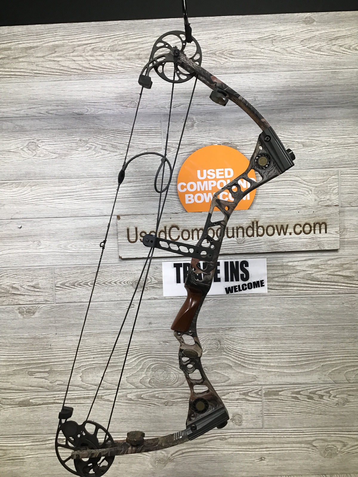 Mathews Outback 29" 60-70lb Right Handed Bow
