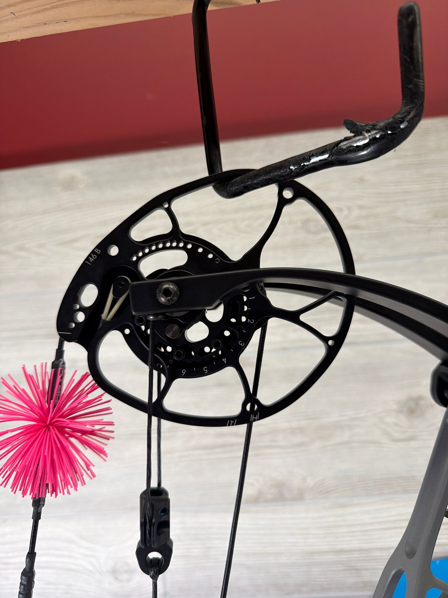 Darton Sequel 31 ST2 30" 70lb LH Gray bow only