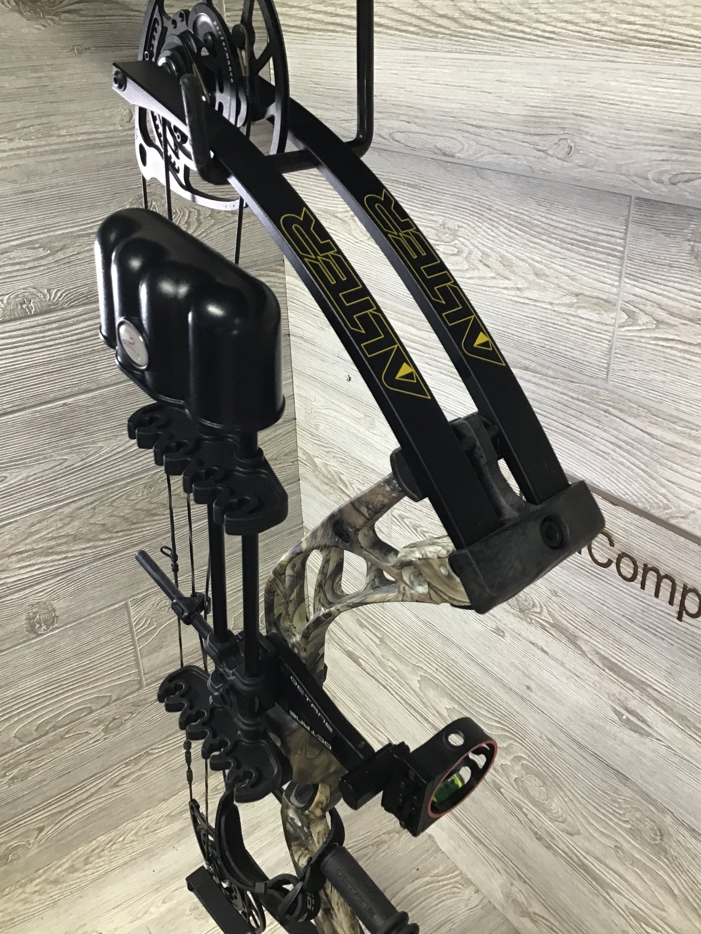 Diamond Alter RH Camo Bow Package