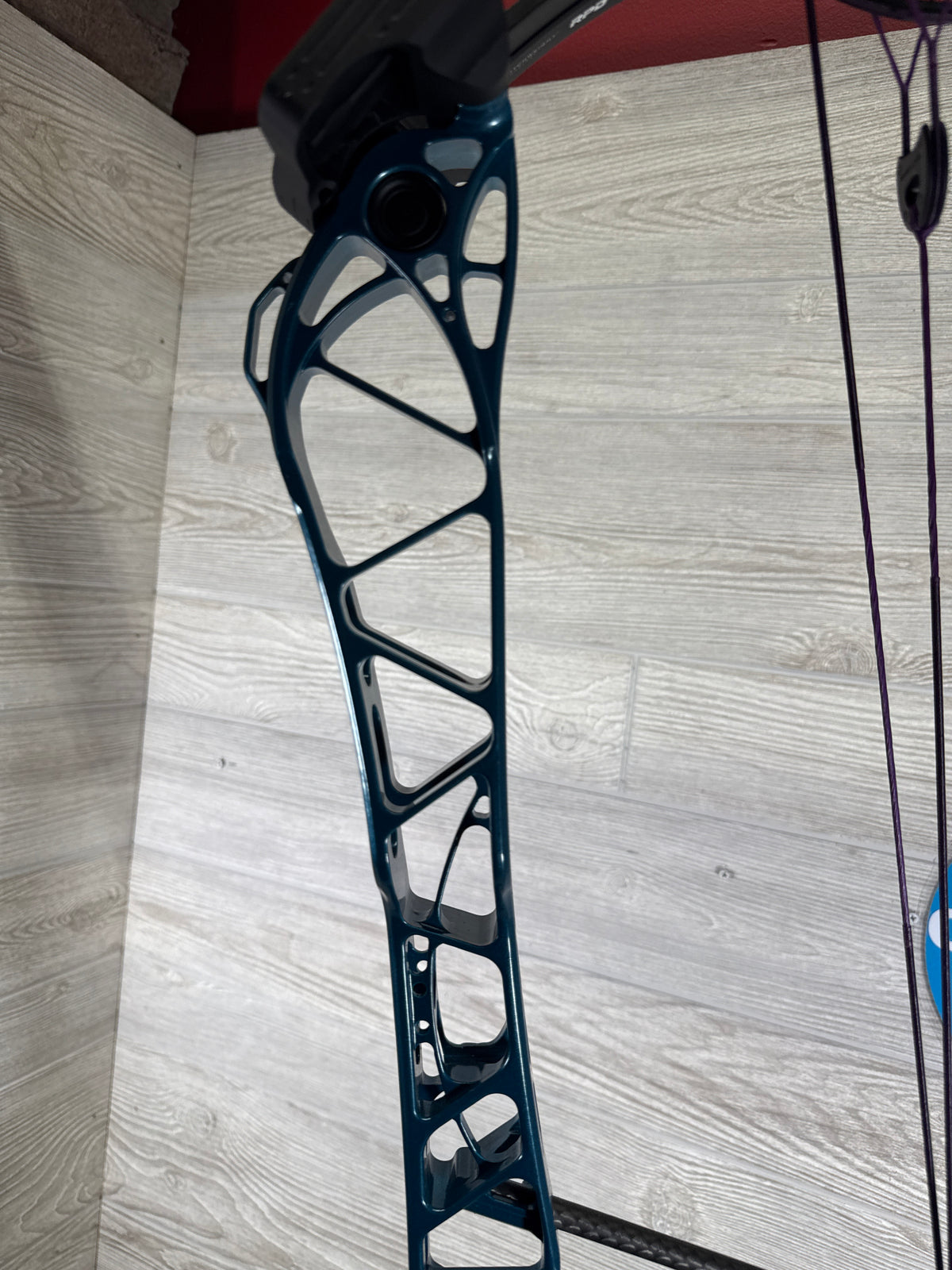 Used Mathews Title 38 (Gen 2) Teal Black Limbs custom purple strings RH