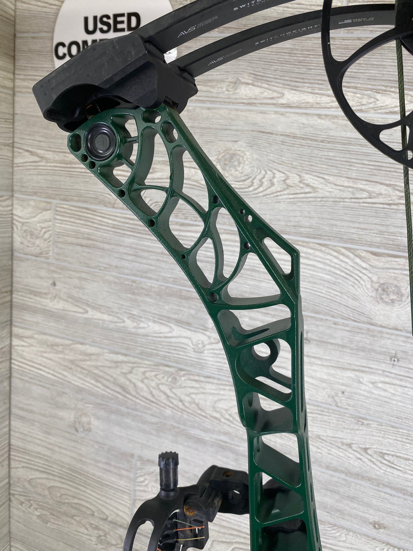 Used Mathews V3 31 Right Hand Green Black Limbs CUSTOM!