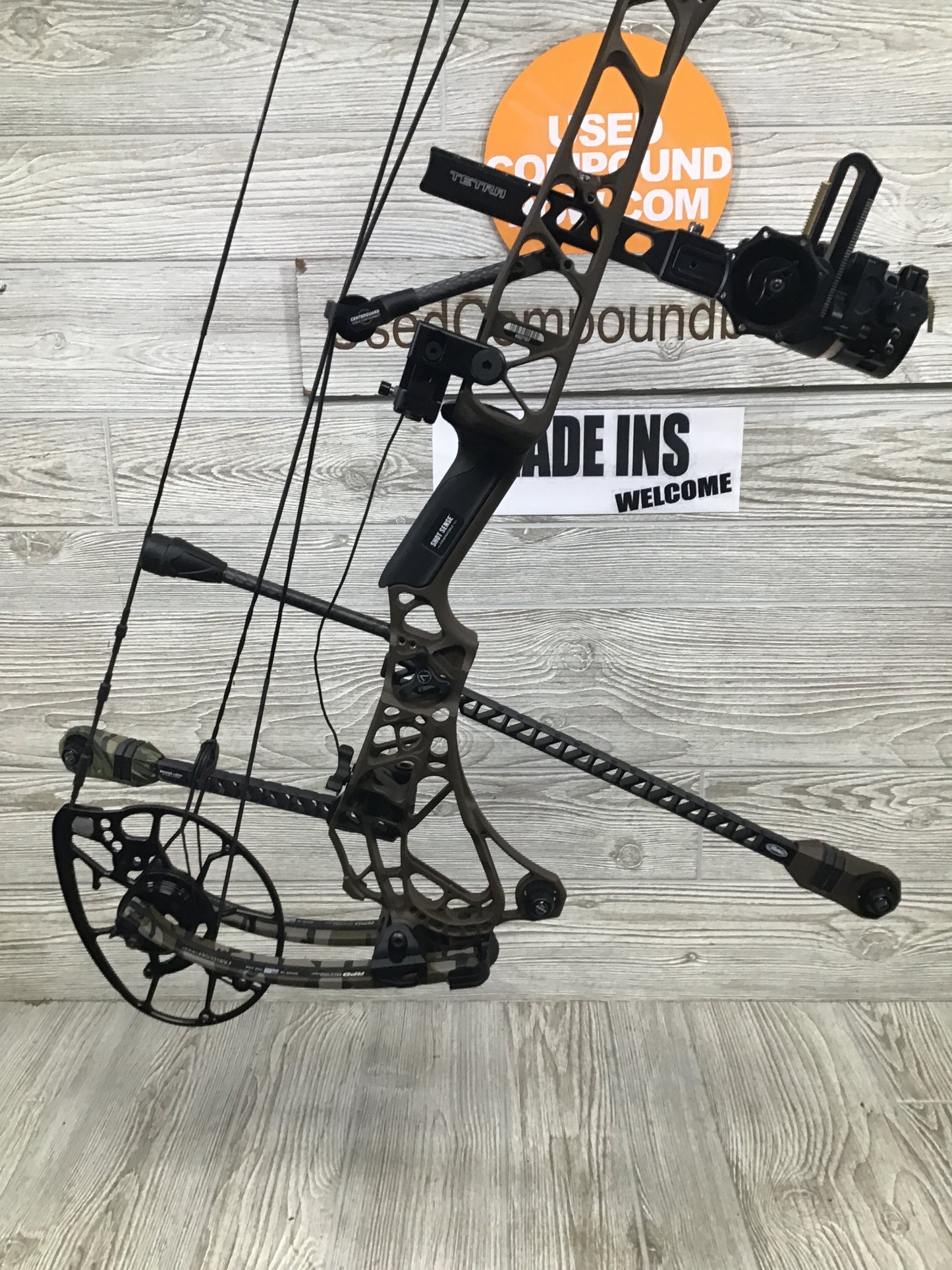 Used Mathews Arc 30 RH Kodiak Riser/ Bottomlands limbs Package 29/70#