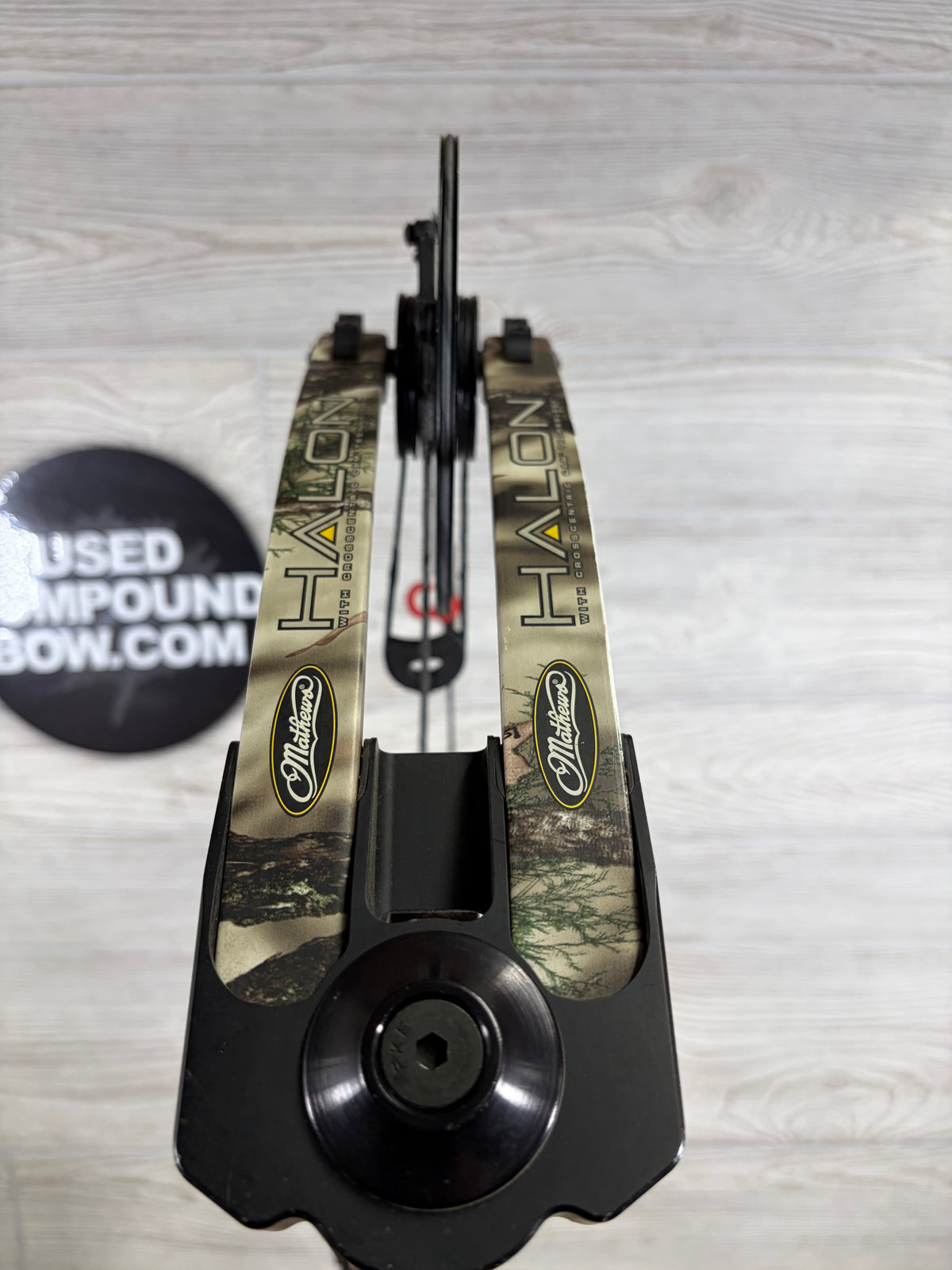 Used Mathews Halon 6 Right Handed 28/70 with Rest