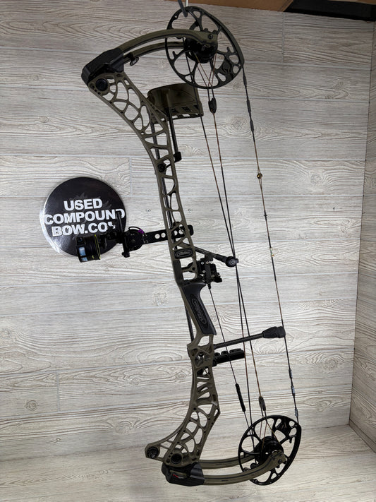 Mathews Phase 4 33 RH Ambush Green Package 29" 70lb