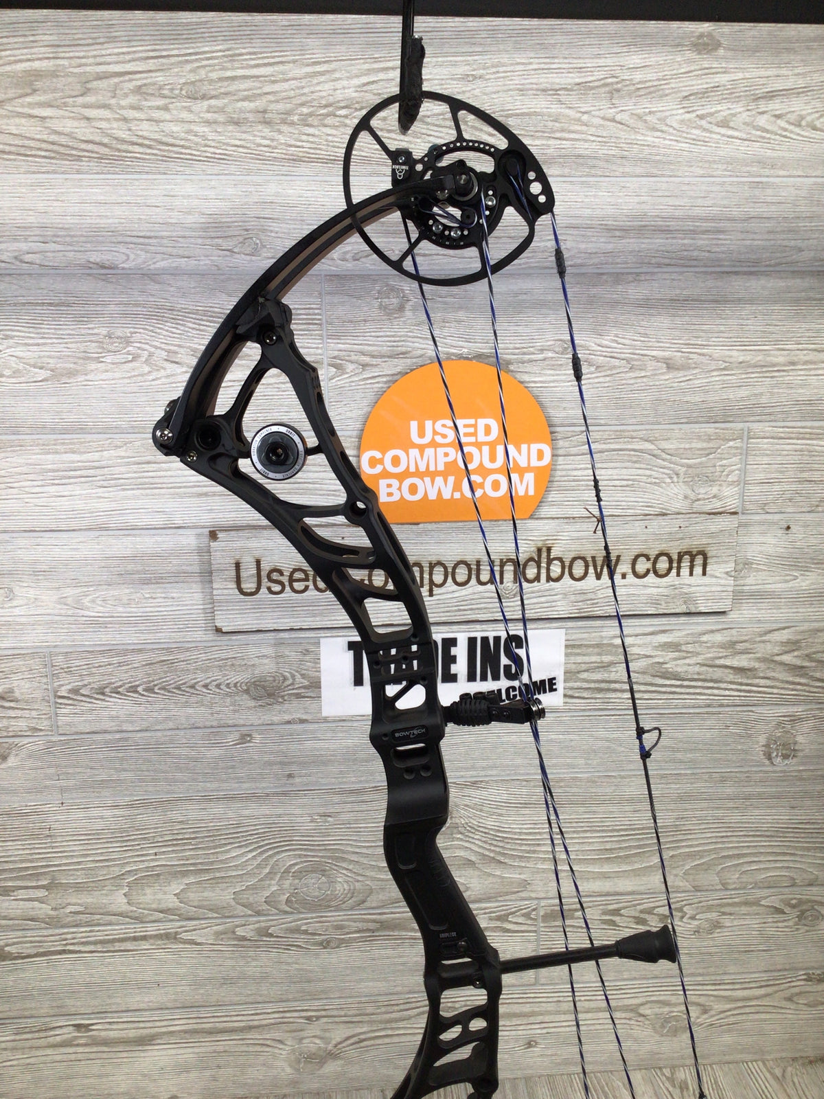 Used Bowtech Virtue Right Hand Black 60-70lb Bow