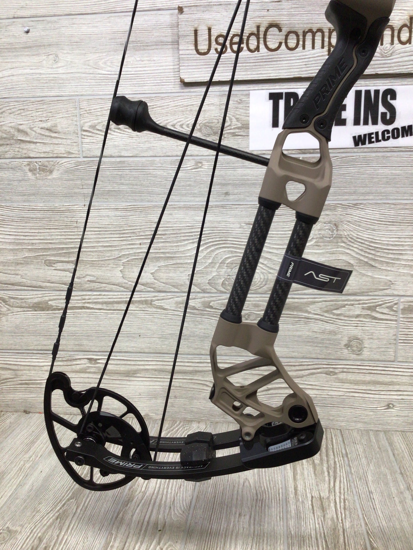 Prime Divide 35/7 Right Handed Terra 70/29" Bow