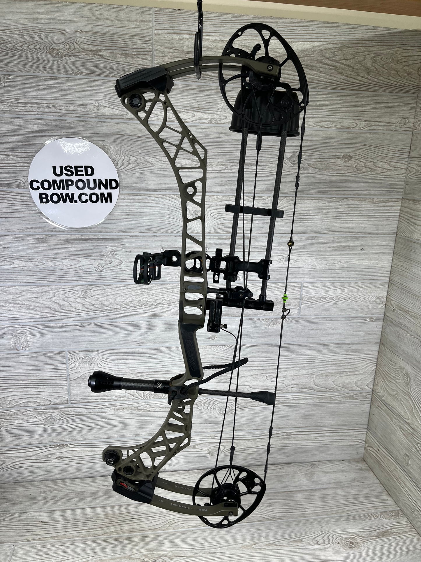 Used Mathews VXR 31.5 Green Ambush Right Handed Package LOADED