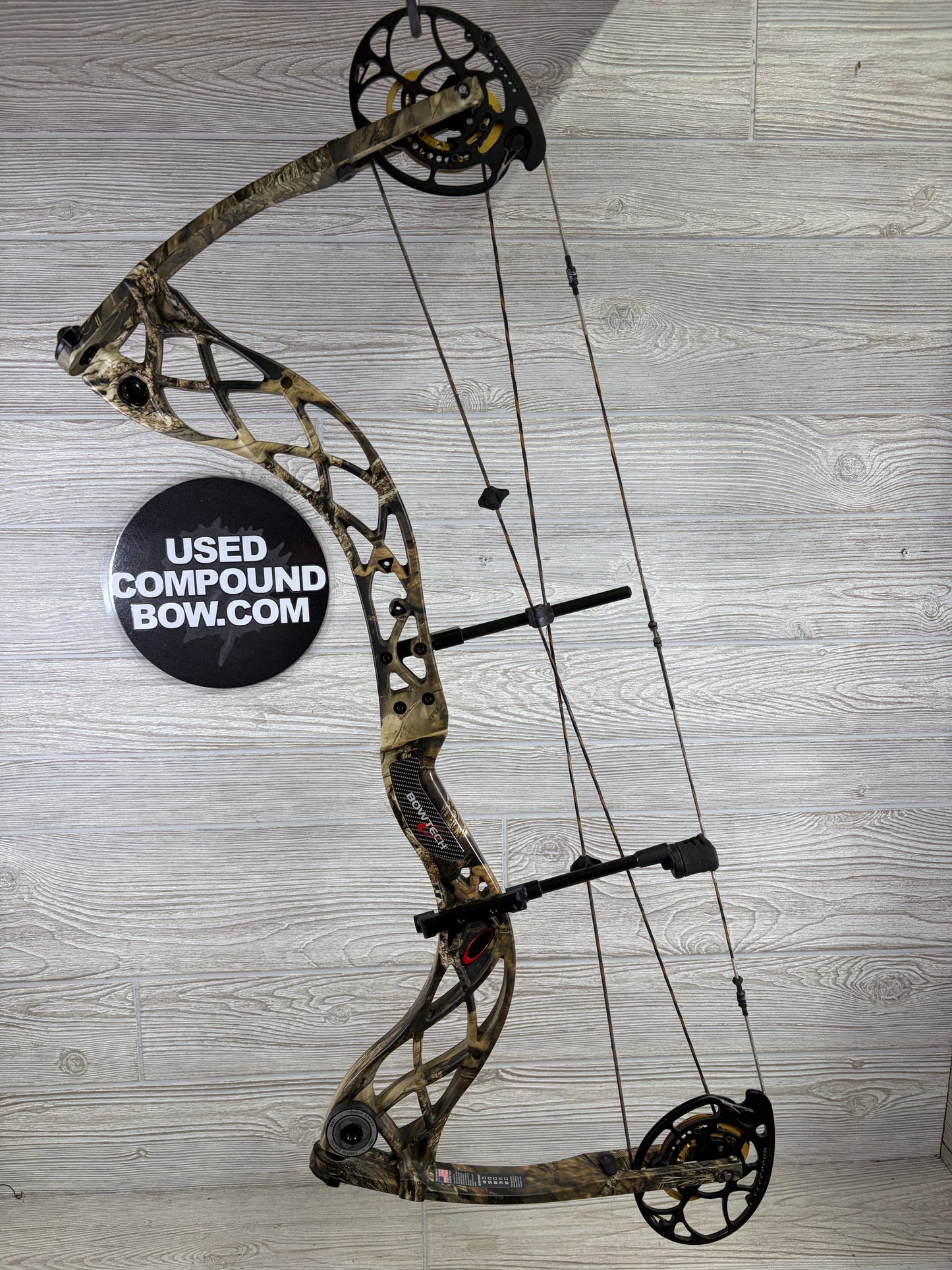 Bowtech Carbon Icon Right Handed 60-70# Camo