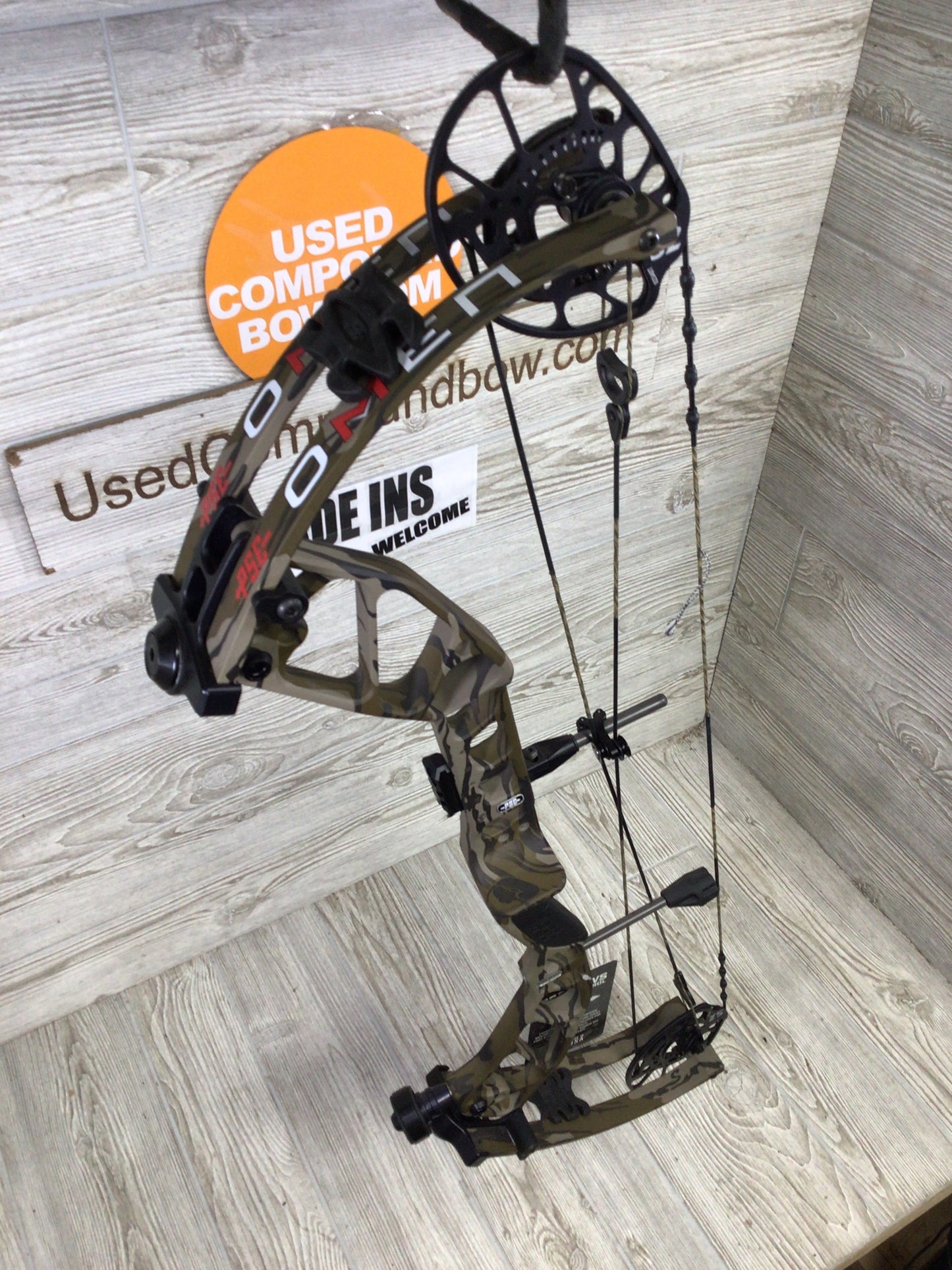 PSE OMEN S2 CAM 60-70# 24.5-28.5 Mossy Oak Bottomlands