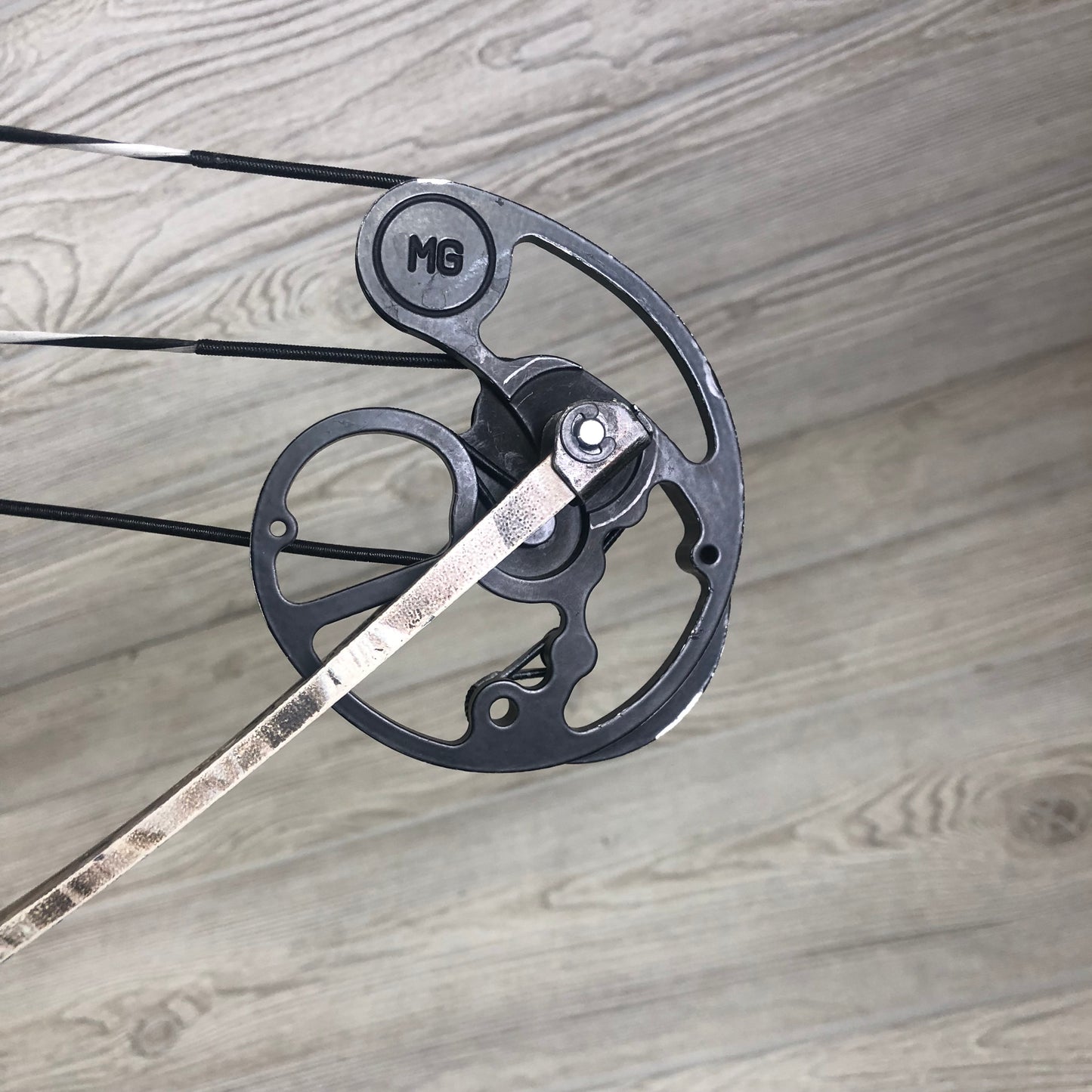 Used Genesis Mini Right Handed camo bow