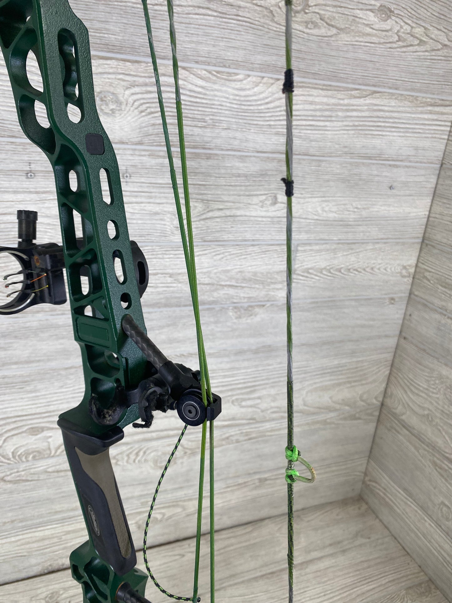 Used Mathews V3 31 Right Hand Green Black Limbs CUSTOM!