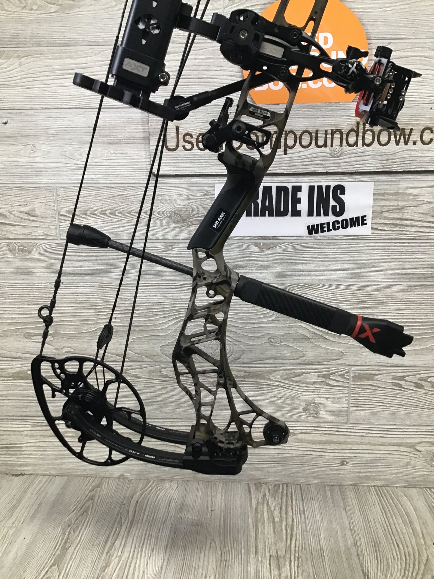 Used Mathews Lift X 29.5 Right Hand Bottomlands riser/Black limbs 28.5/65# Package