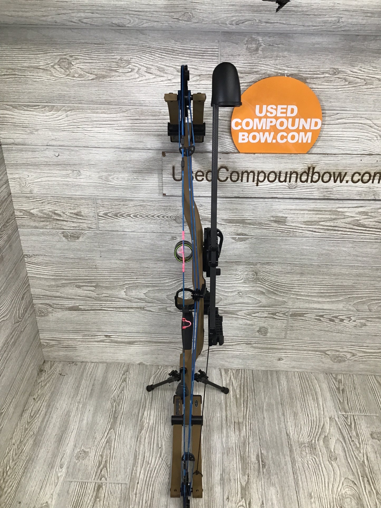 Hoyt RX-9 Ultra RH 60-70# Bourbon 28/70 Package