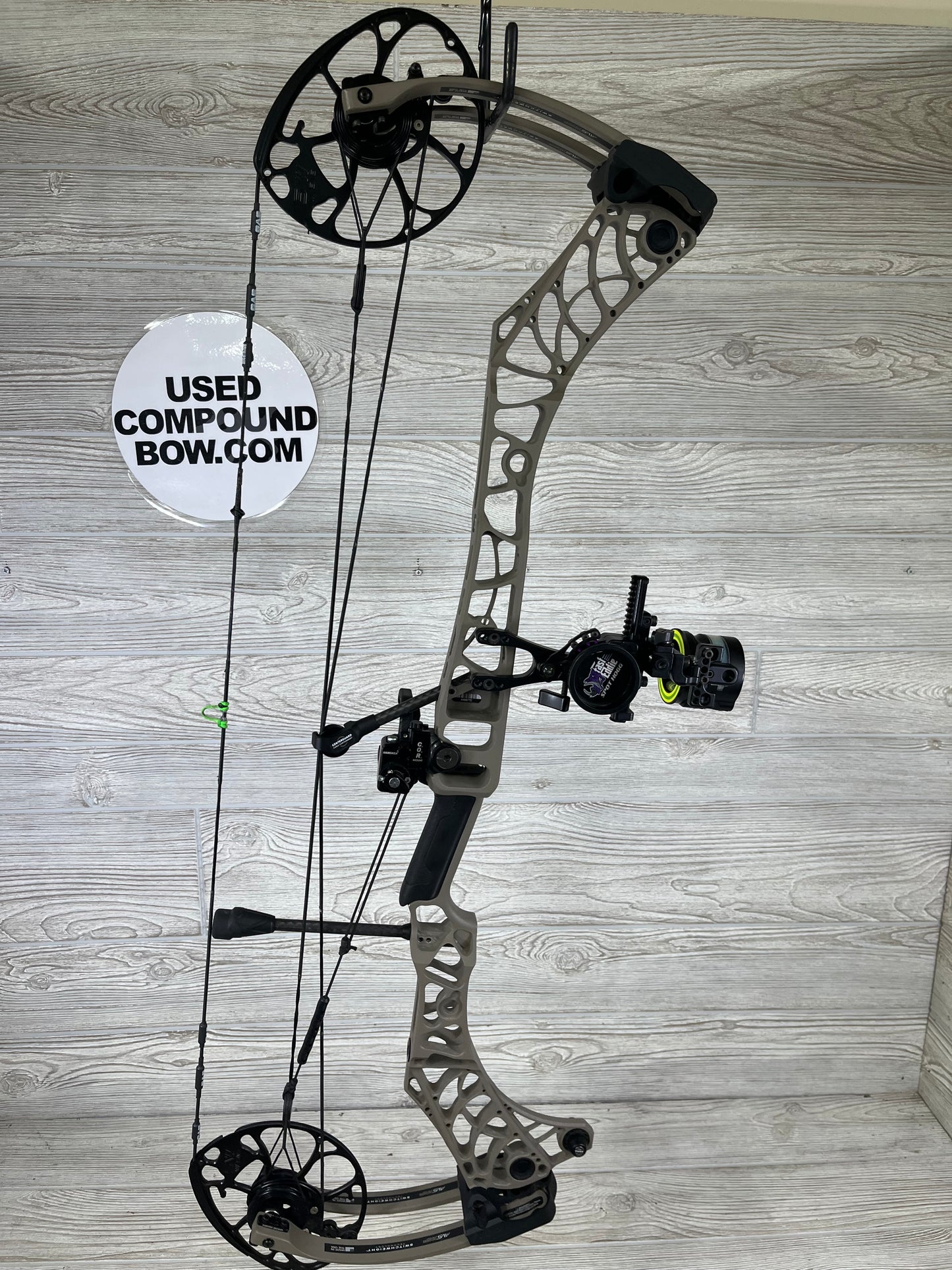 Used Mathews V3X 33 RH Granite Package