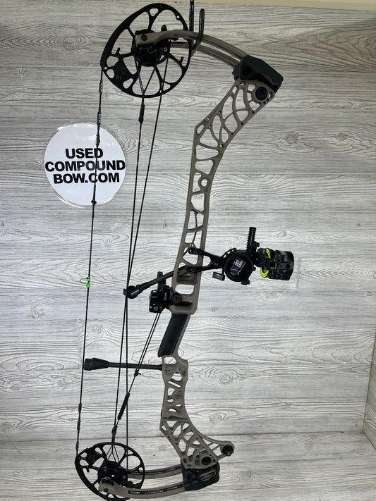 Used Mathews V3X 33 RH Granite Package