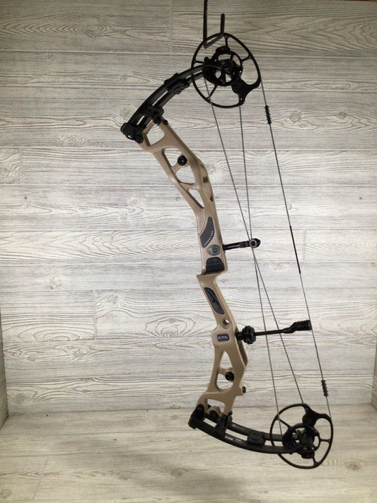 Elite Era Carbon Right Handed 70# Mountain Tan