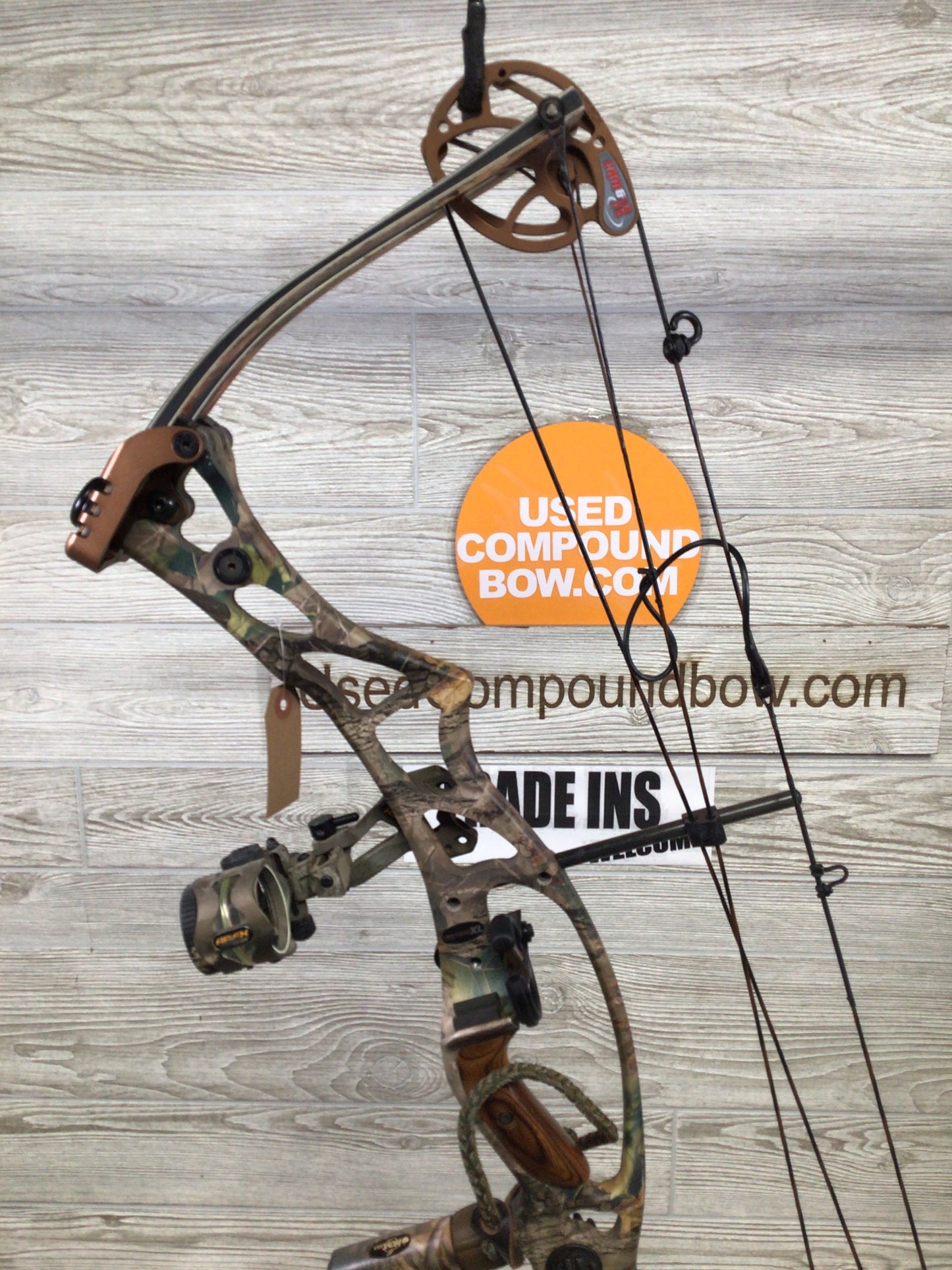 Used Hoyt Trykon XL Right Handed 28.5" 60-70# camo package