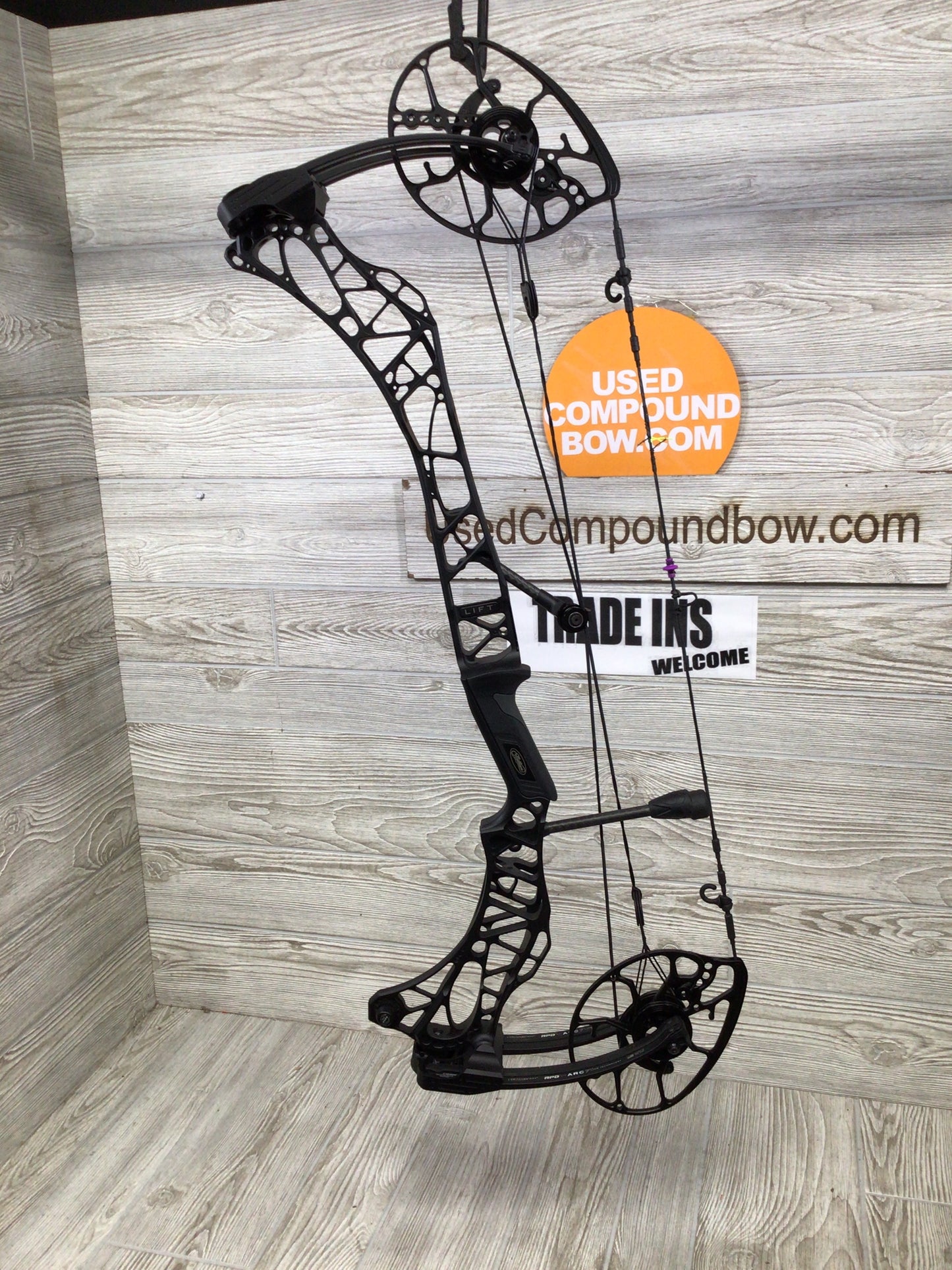 Used Mathews Lift RS RH Black Lightweight Limb