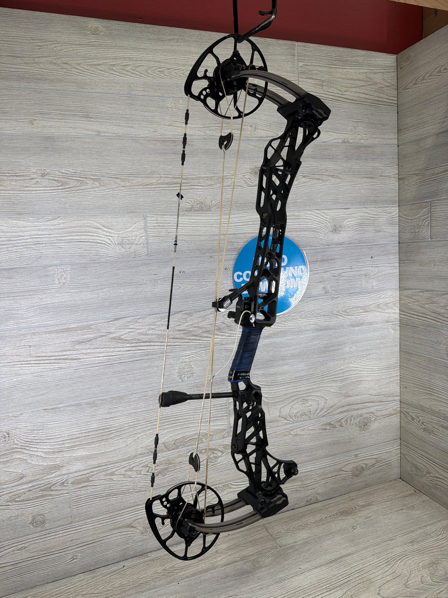 Used Mathews LIFT 29.5 28.5" 60lb Black Riser/Granite Limbs Right Hand Bow w/ Mathews IMX Rest