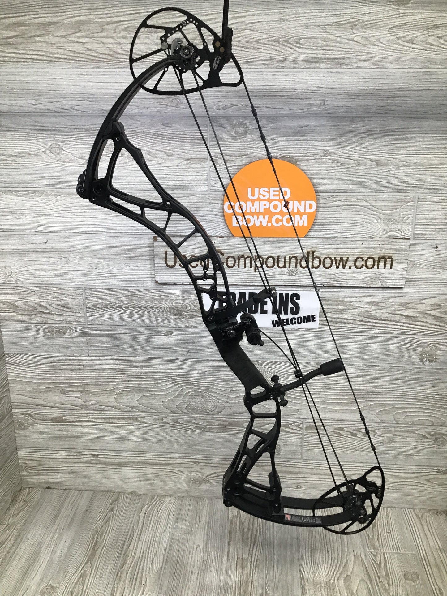 Used Bowtech Realm SR6 Left Hand Black 50-60#