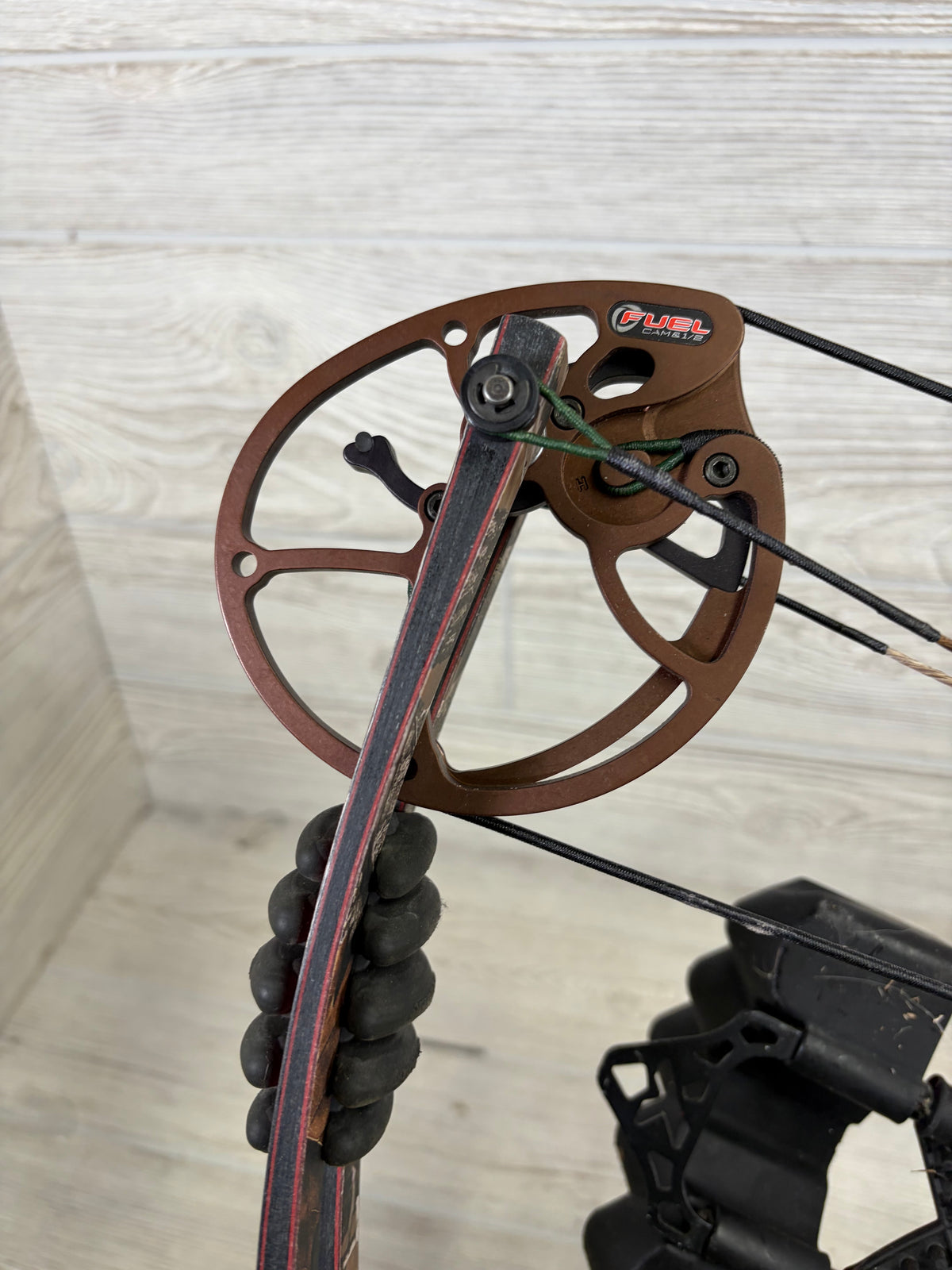 Used Hoyt Rampage XT RH PKG 29" 60-70lbs