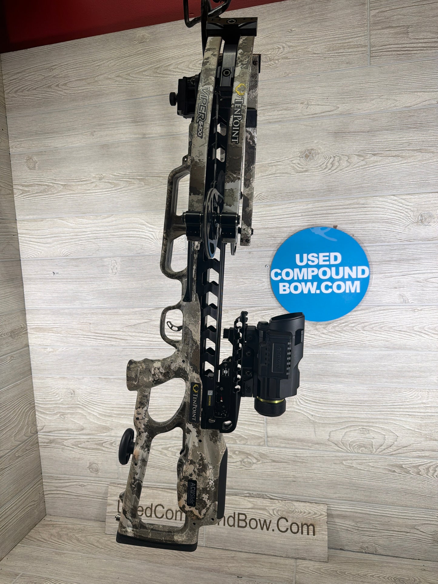 Used Tenpoint ViperS400 Crossbow w/ Garmin Xero Digital Range finding Crossbow Scope