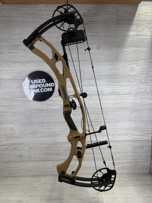 Hoyt RX-9 Ultra Right Handed 70-80# Bourbon Riser w Black Limbs