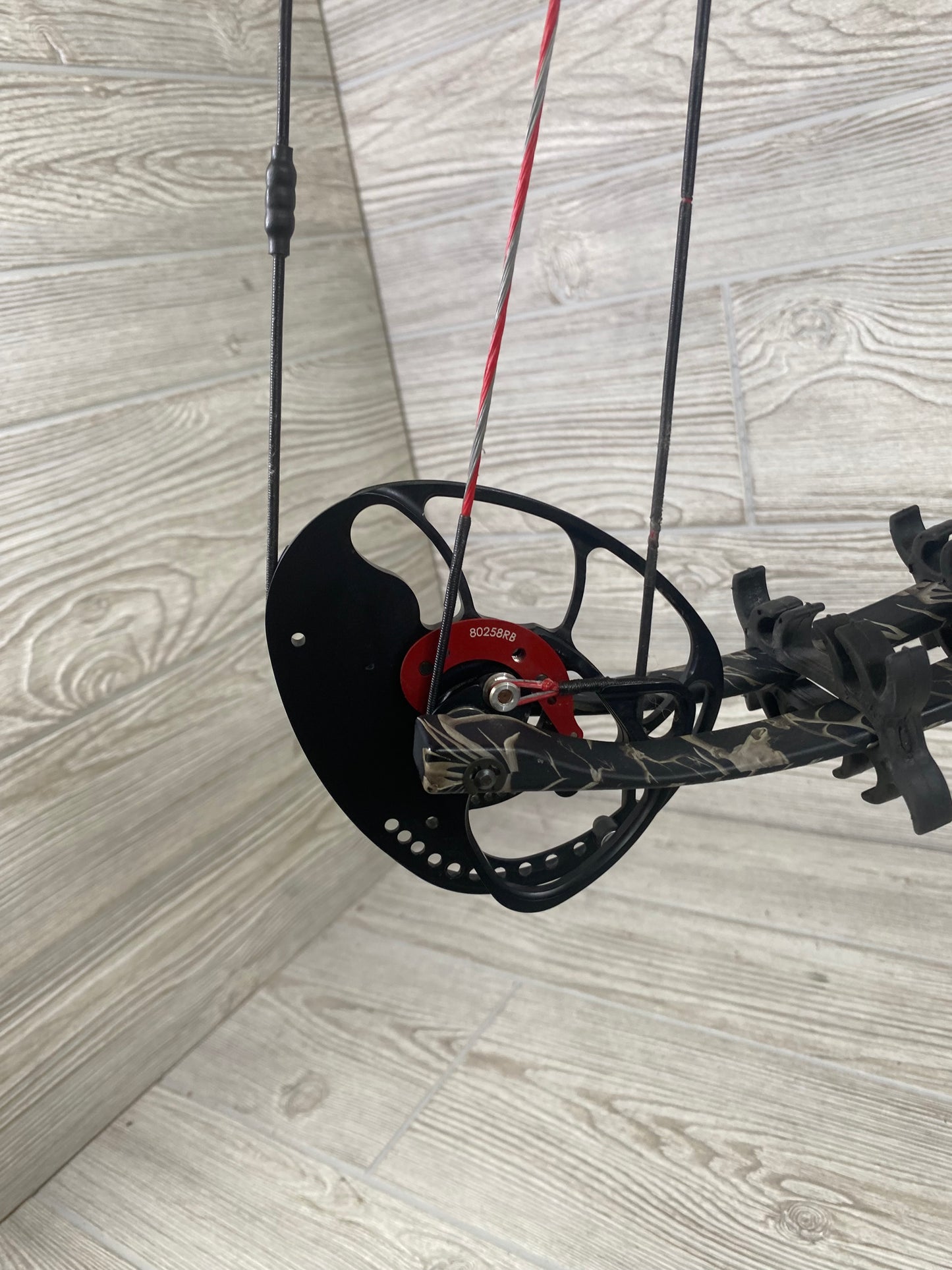 PSE Bow Madness Right Hand 25-30" 60-70lb Bow Pkg