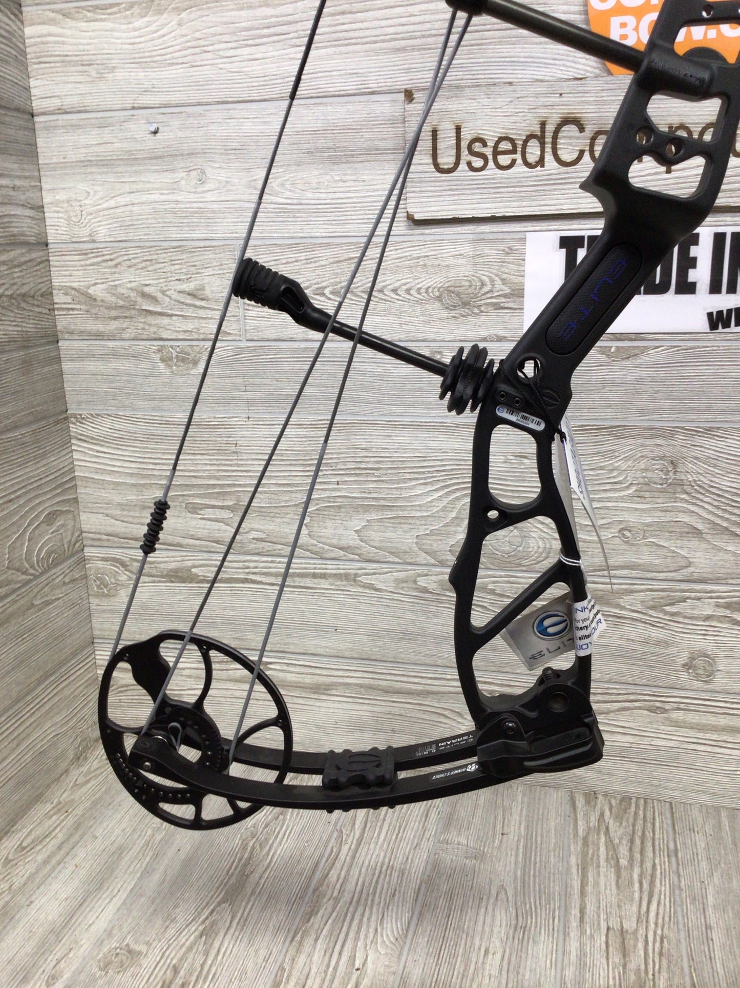 Elite Terrain RH Black 25.5-31.5" 45-60# Bow
