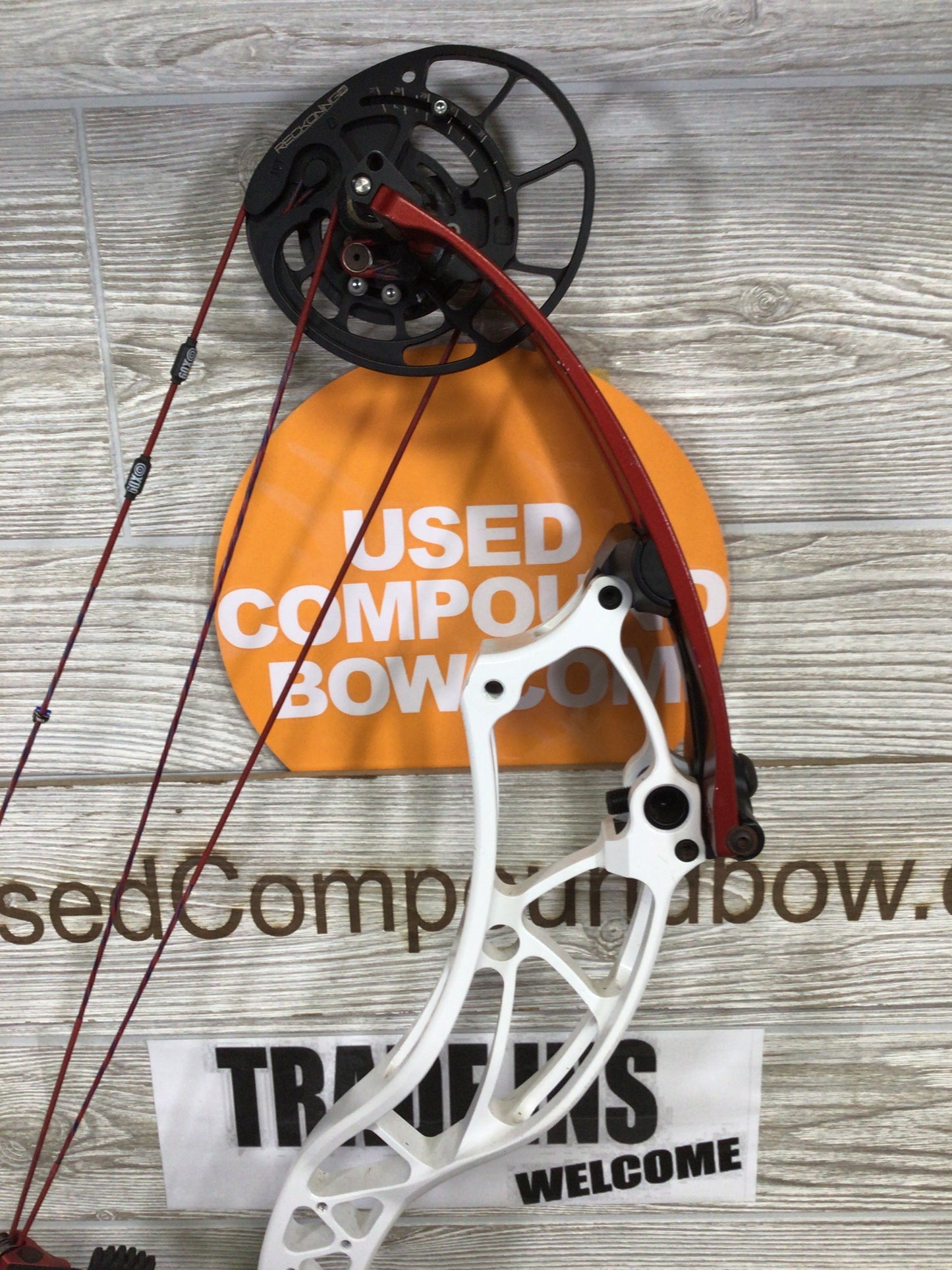 Used Bowtech Reckoning 38 Left Handed white/red limb Target bow