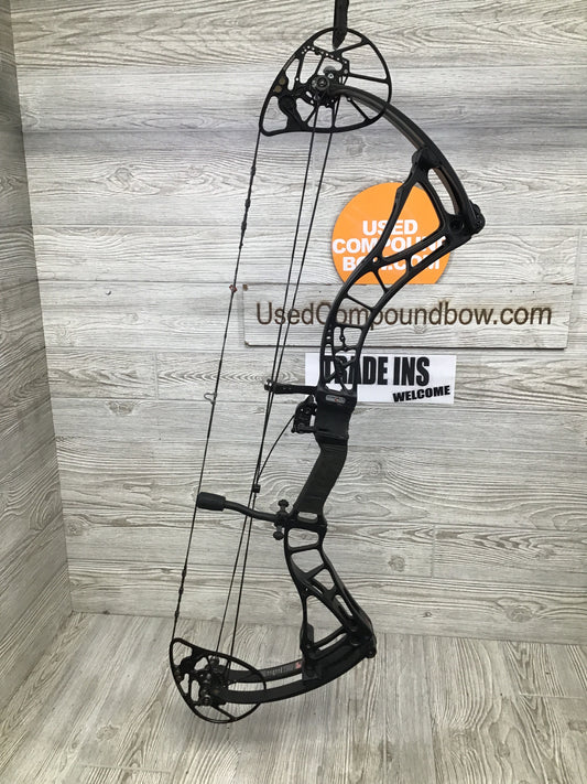 Used Bowtech Realm SR6 Left Hand Black 50-60#