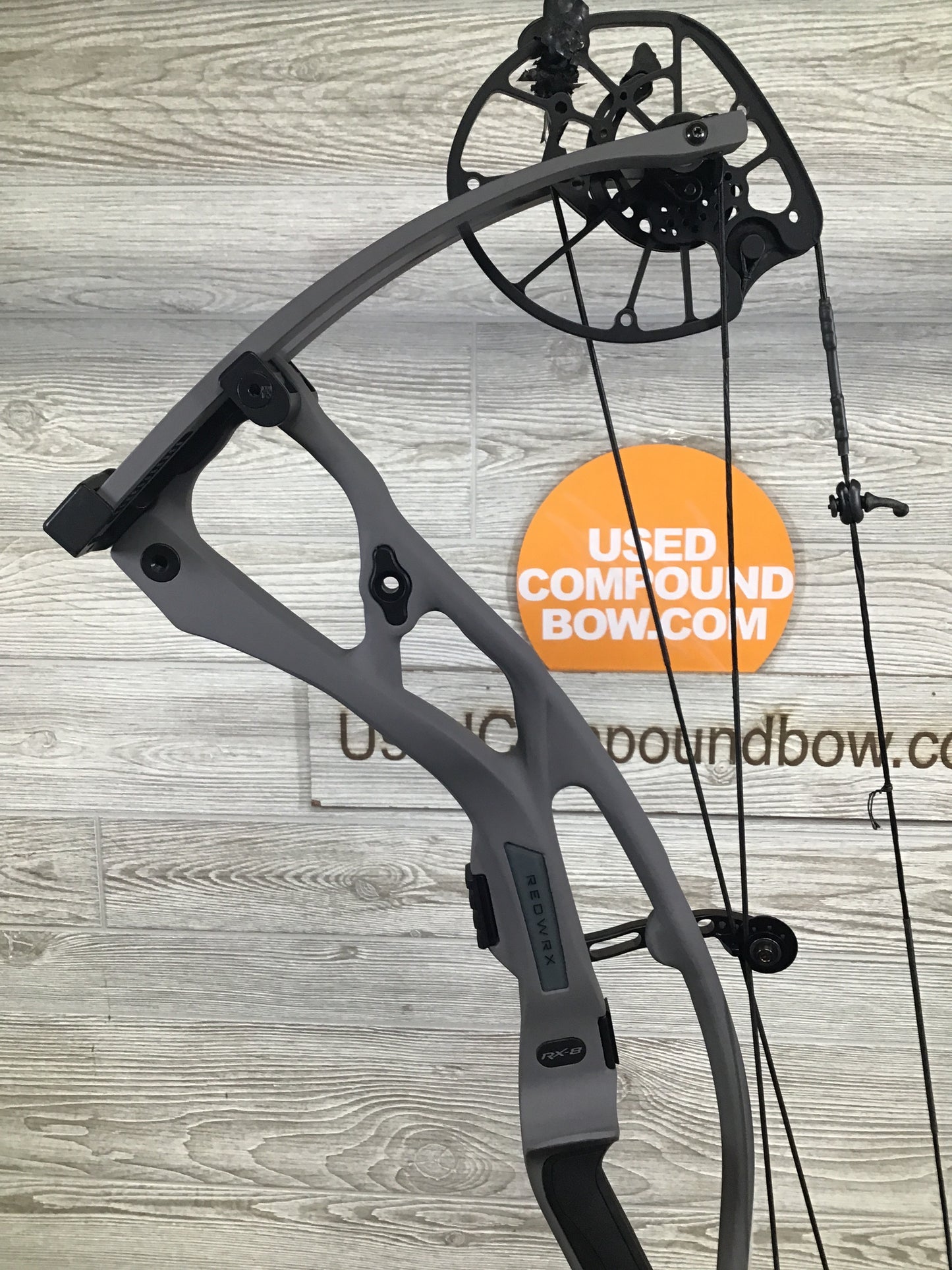 NEW Hoyt RX-8 Right Hand 60-70# Tombstone 28.5-30"