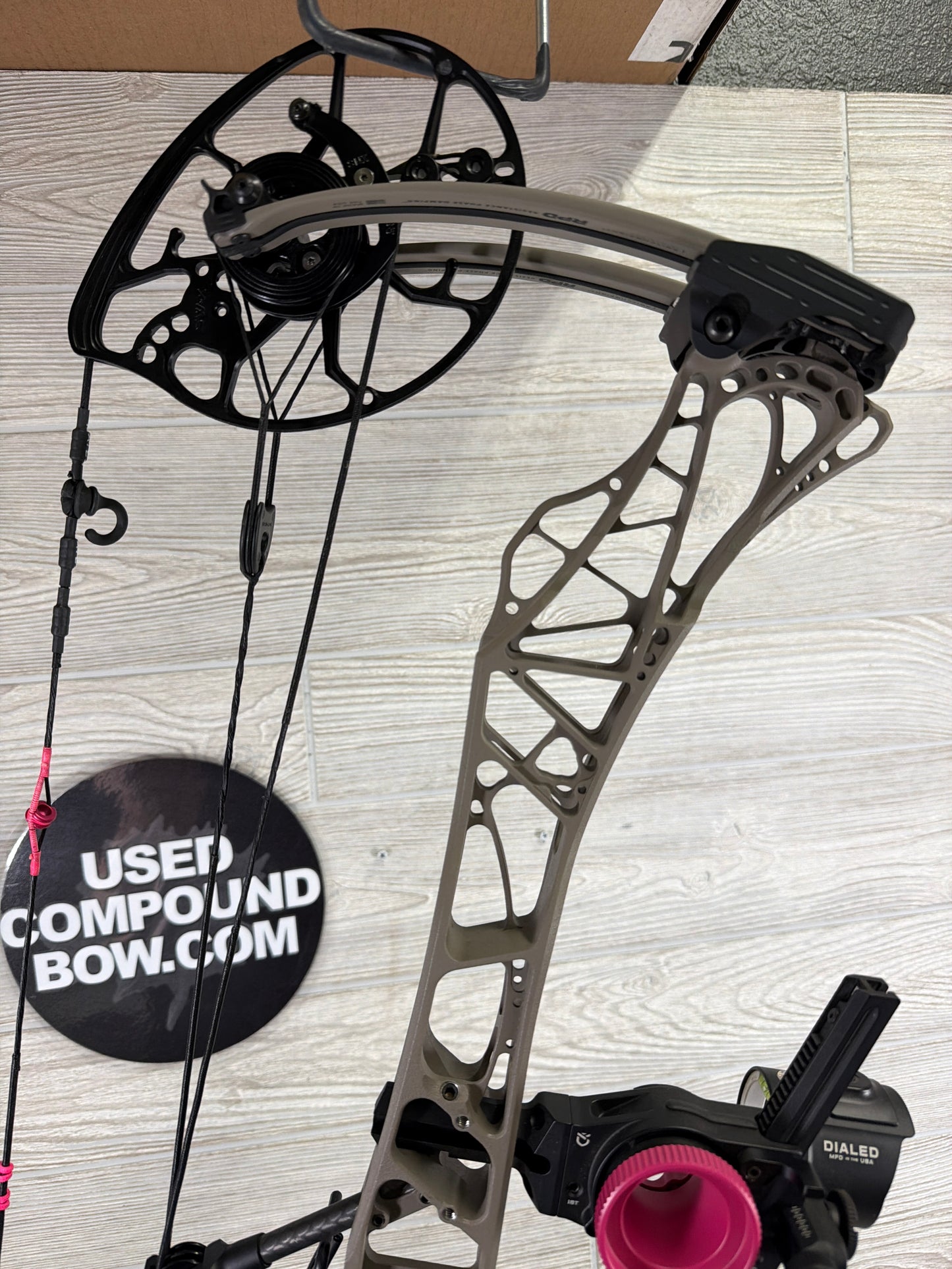 Mathews Lift 29.5 RH Granite Bow PKG