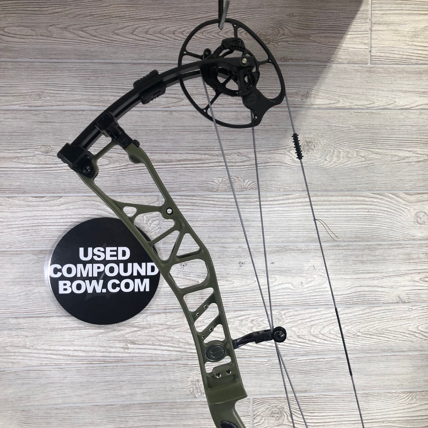 Elite Ethos Outdoor Green Right Handed 60-70lbs Bow