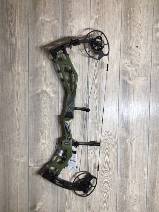 Used Elite Era Carbon Right Handed Outdoor Green Bow