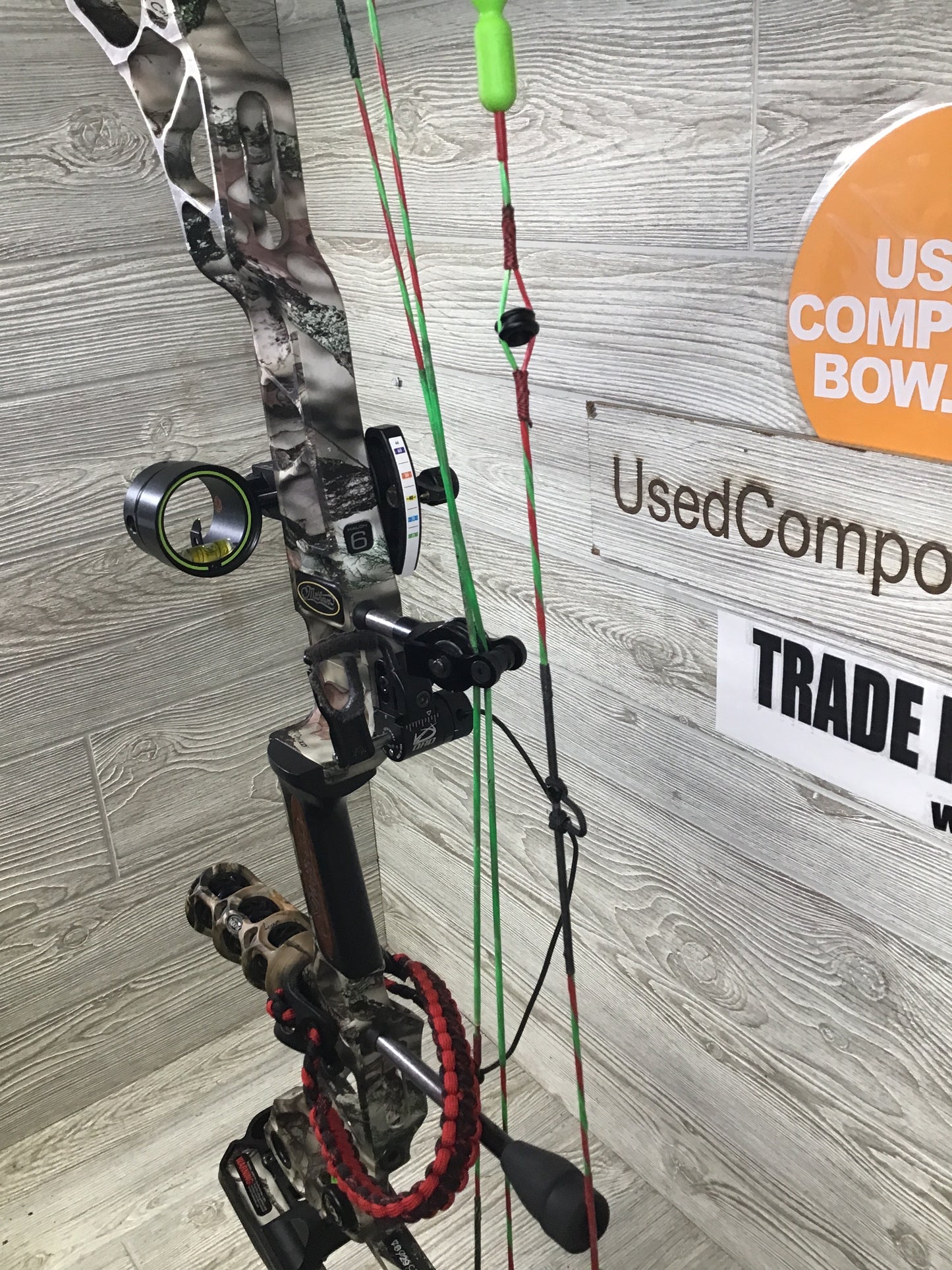 Used Mathews Halon 6 RH 27"/70# Lost Camo