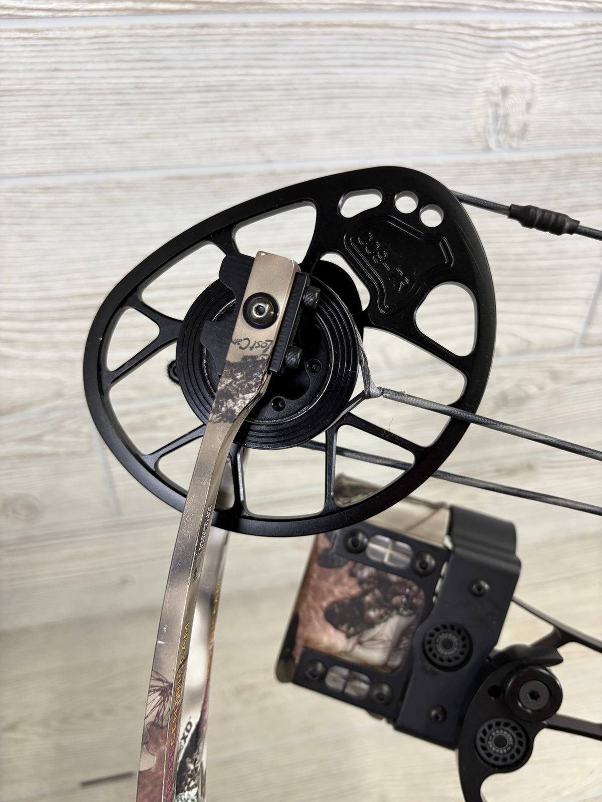 Used Mathews Avail RH Lost XD camo bow package 27" 50#
