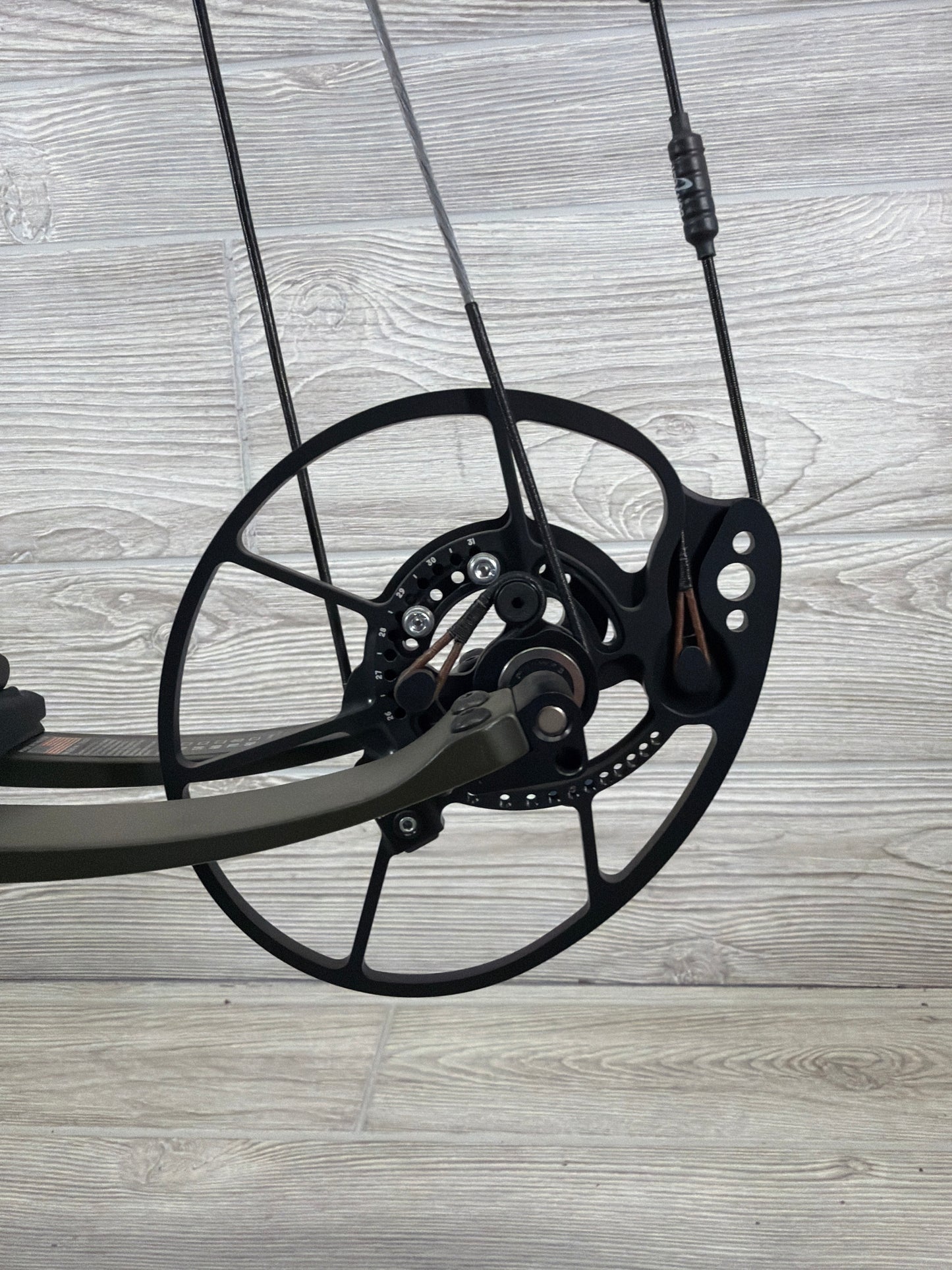 Bowtech CORE SS OD Green Right Handed 60-70#